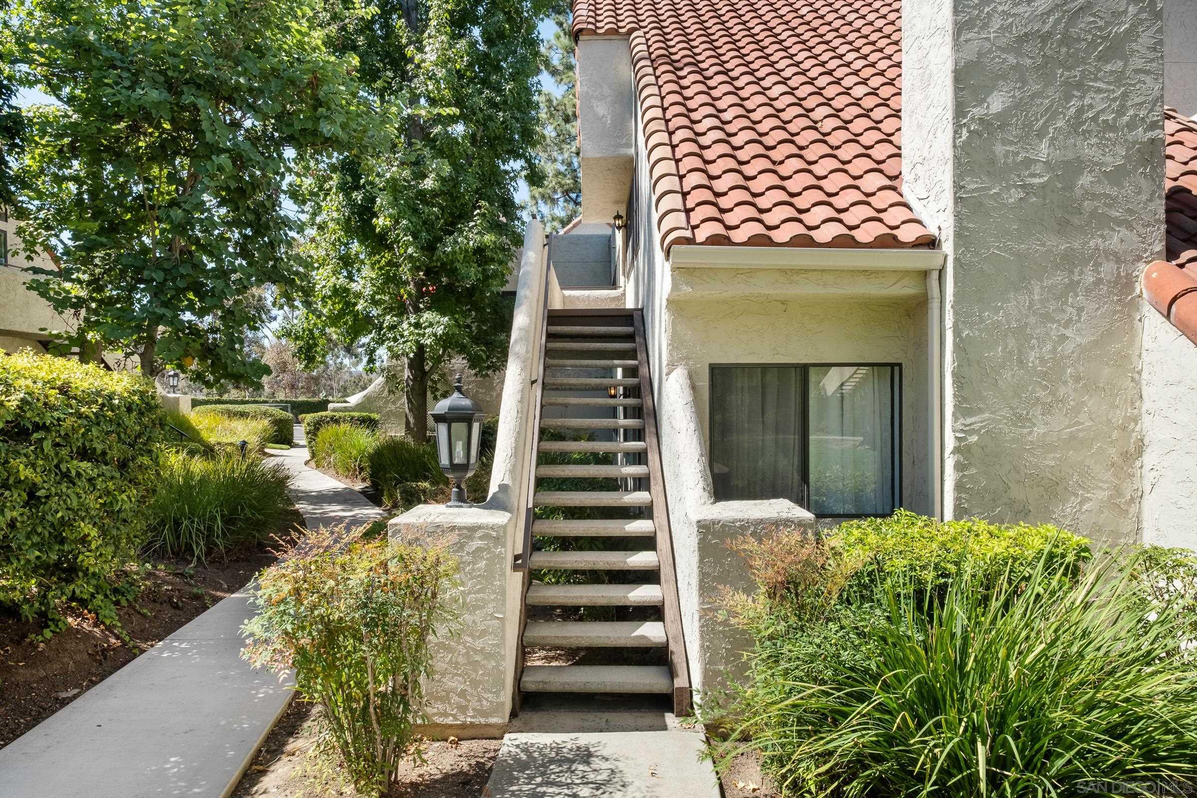 Detail Gallery Image 3 of 25 For 17885  Caminito Pinero  #255,  San Diego,  CA 92128 - 2 Beds | 2 Baths