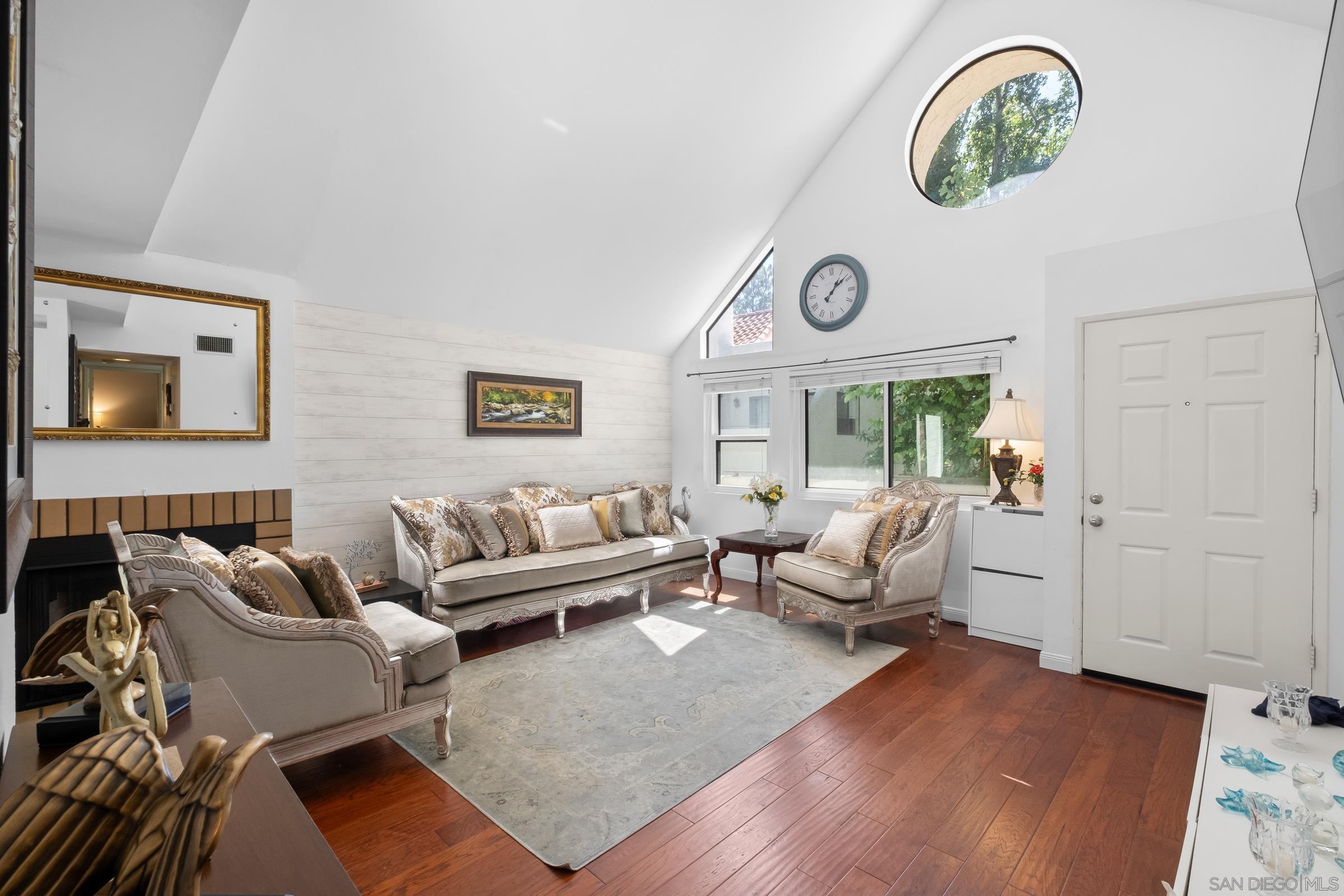 Detail Gallery Image 4 of 25 For 17885  Caminito Pinero  #255,  San Diego,  CA 92128 - 2 Beds | 2 Baths