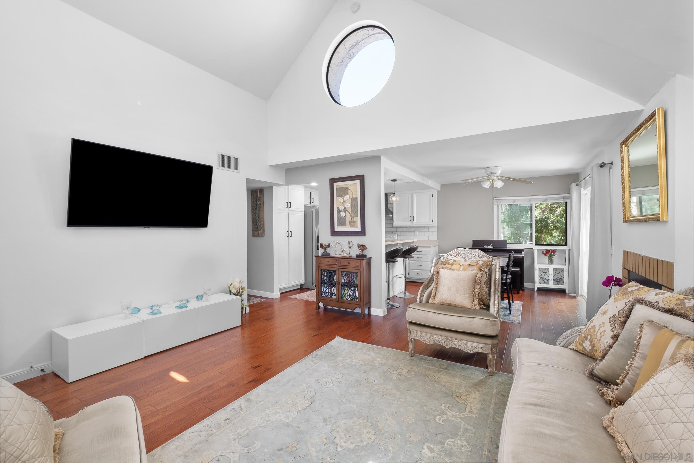 Detail Gallery Image 7 of 25 For 17885  Caminito Pinero  #255,  San Diego,  CA 92128 - 2 Beds | 2 Baths