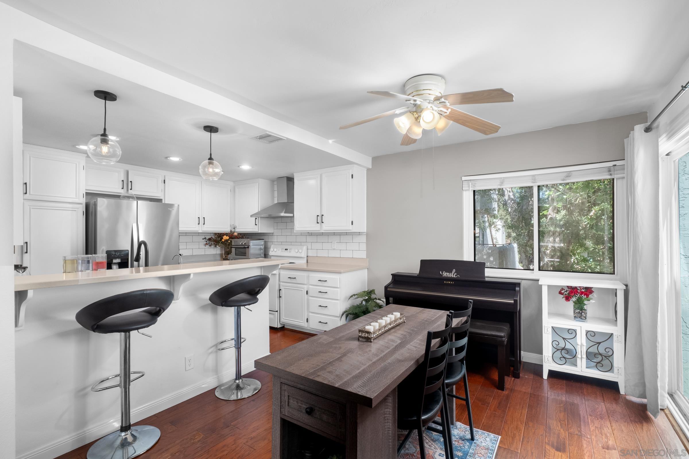 Detail Gallery Image 8 of 25 For 17885  Caminito Pinero  #255,  San Diego,  CA 92128 - 2 Beds | 2 Baths