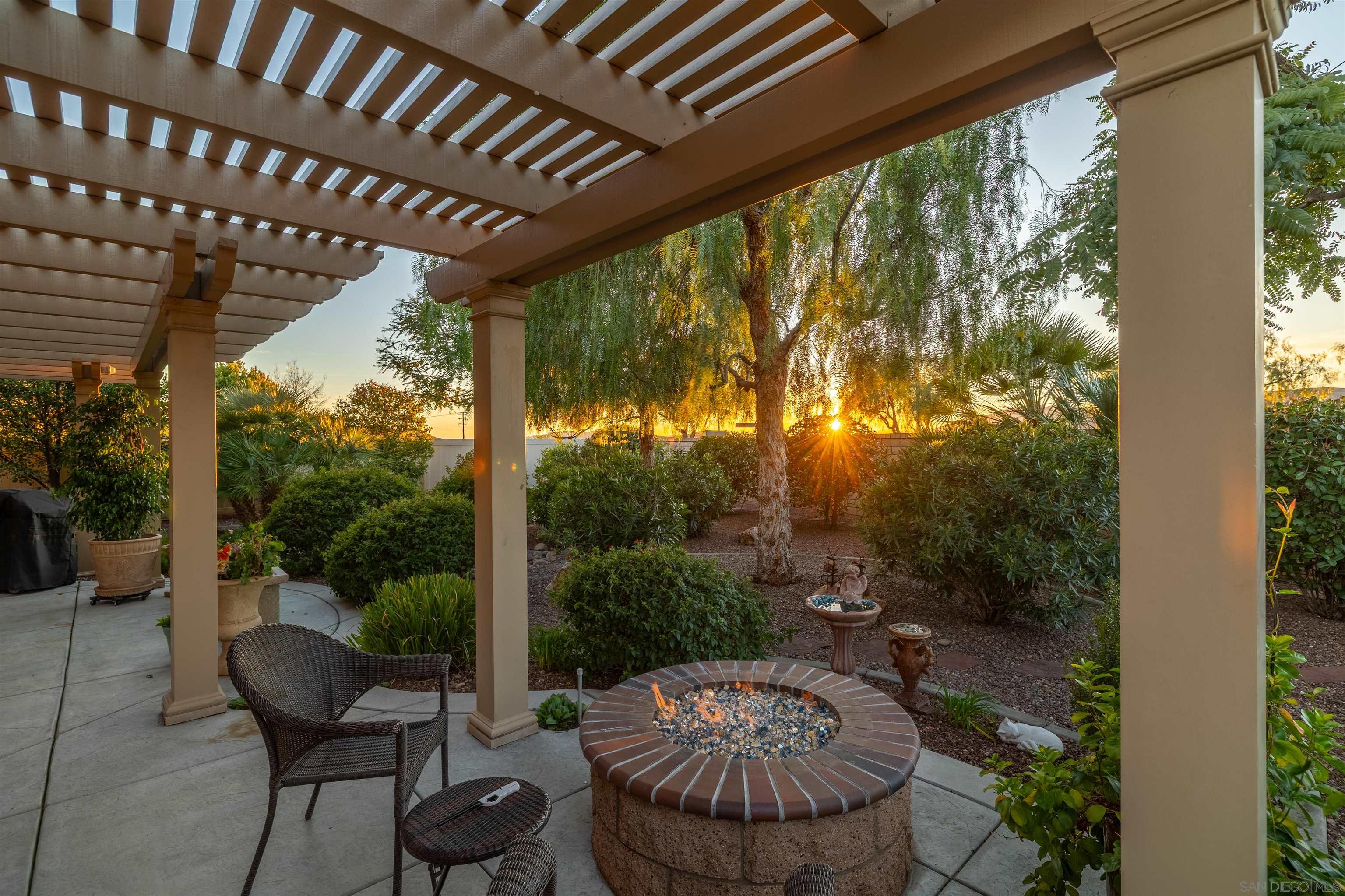 Detail Gallery Image 25 of 44 For 1371  Camino Sueno, Hemet,  CA 92545 - 3 Beds | 3 Baths