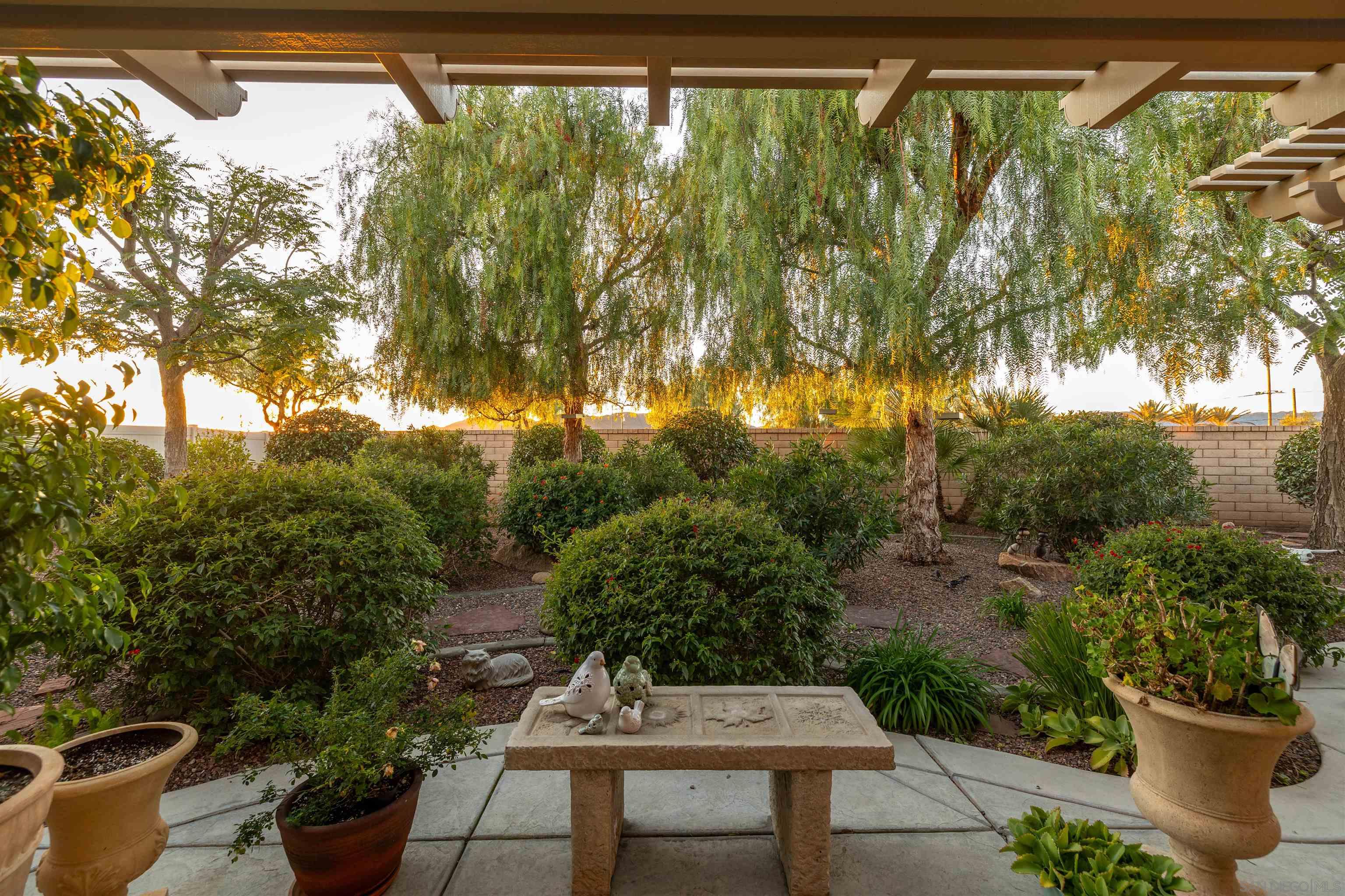 Detail Gallery Image 27 of 44 For 1371  Camino Sueno, Hemet,  CA 92545 - 3 Beds | 3 Baths