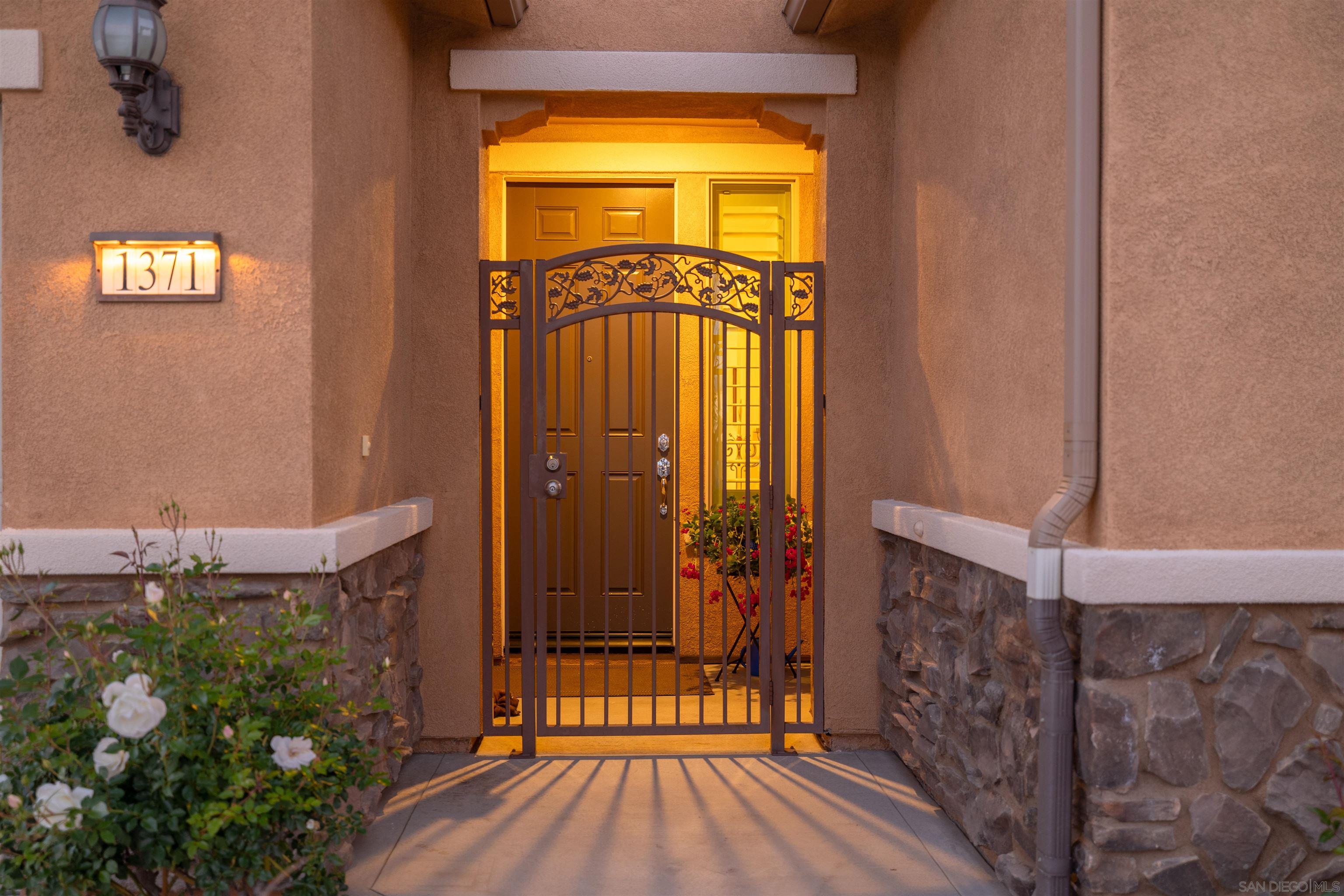 Detail Gallery Image 4 of 44 For 1371  Camino Sueno, Hemet,  CA 92545 - 3 Beds | 3 Baths