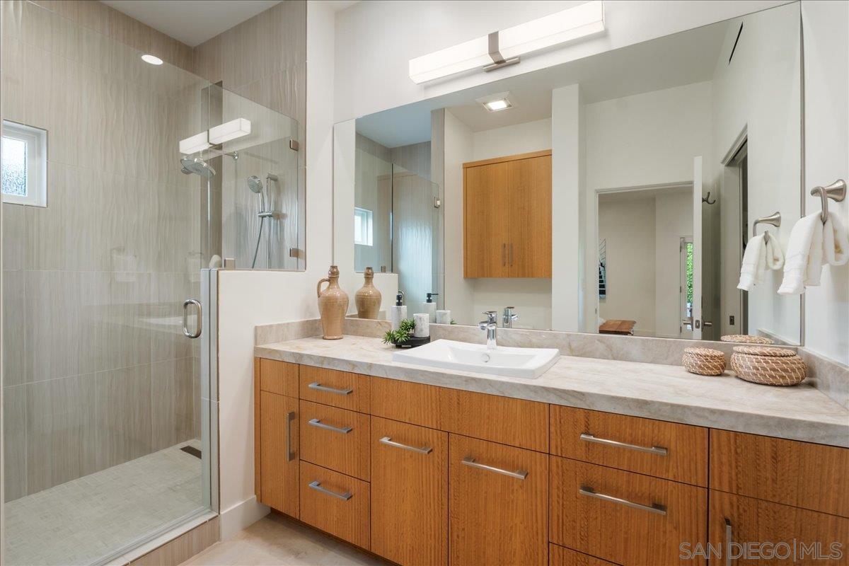 Detail Gallery Image 18 of 62 For 3535  Riviera Drive, San Diego,  CA 92109 - 4 Beds | 3/1 Baths