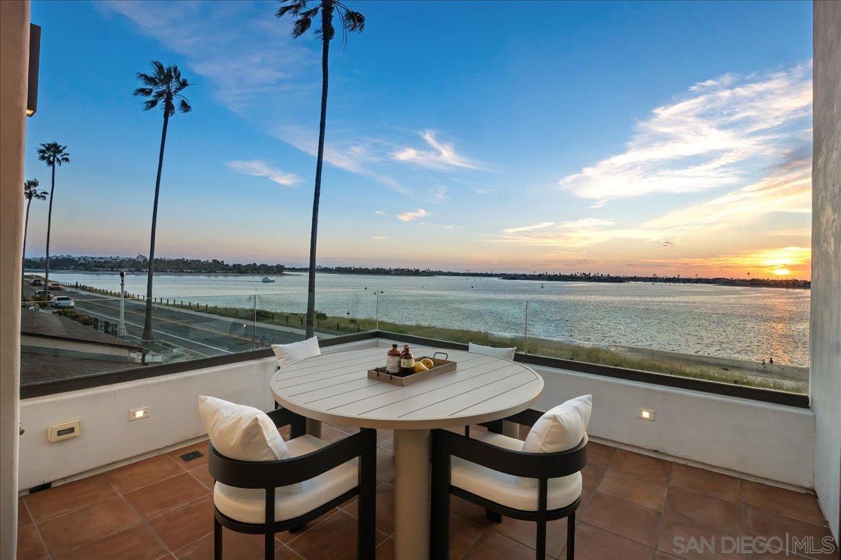 Detail Gallery Image 31 of 62 For 3535  Riviera Drive, San Diego,  CA 92109 - 4 Beds | 3/1 Baths