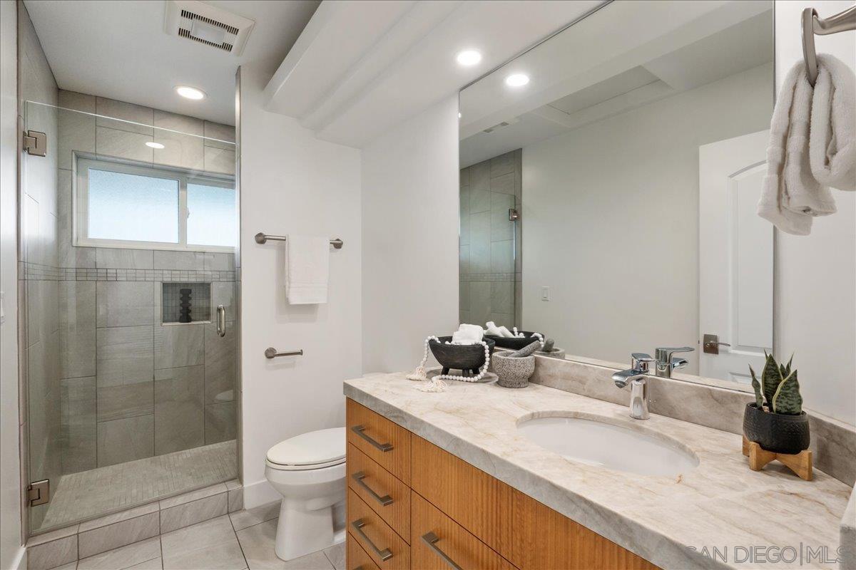 Detail Gallery Image 32 of 62 For 3535  Riviera Drive, San Diego,  CA 92109 - 4 Beds | 3/1 Baths