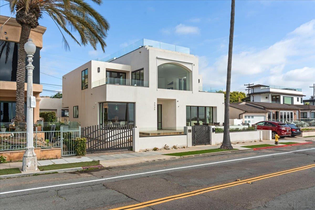 Detail Gallery Image 51 of 62 For 3535  Riviera Drive, San Diego,  CA 92109 - 4 Beds | 3/1 Baths