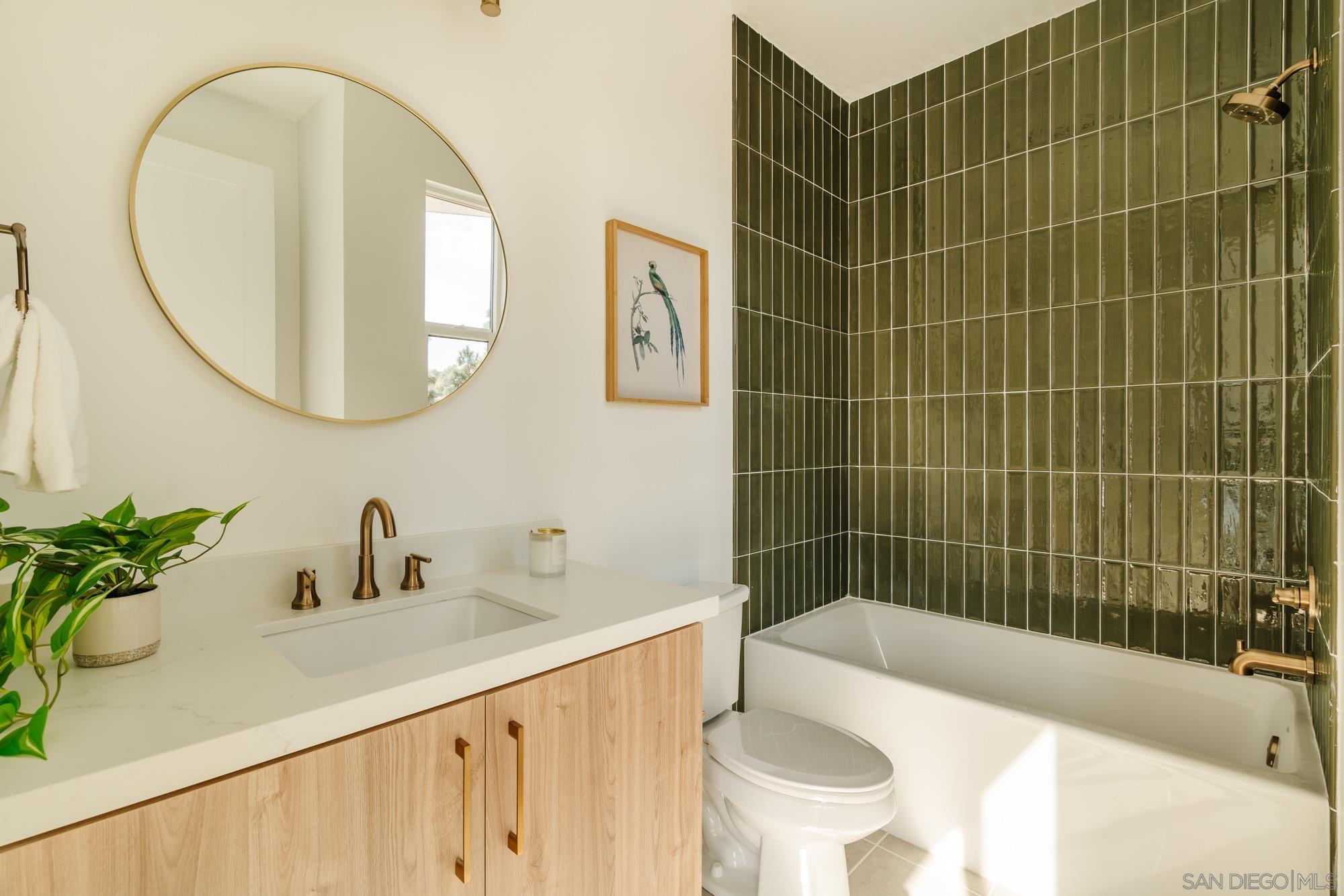 Detail Gallery Image 14 of 18 For 3863 N Riley Ln, Los Angeles,  CA 90065 - 2 Beds | 2/1 Baths