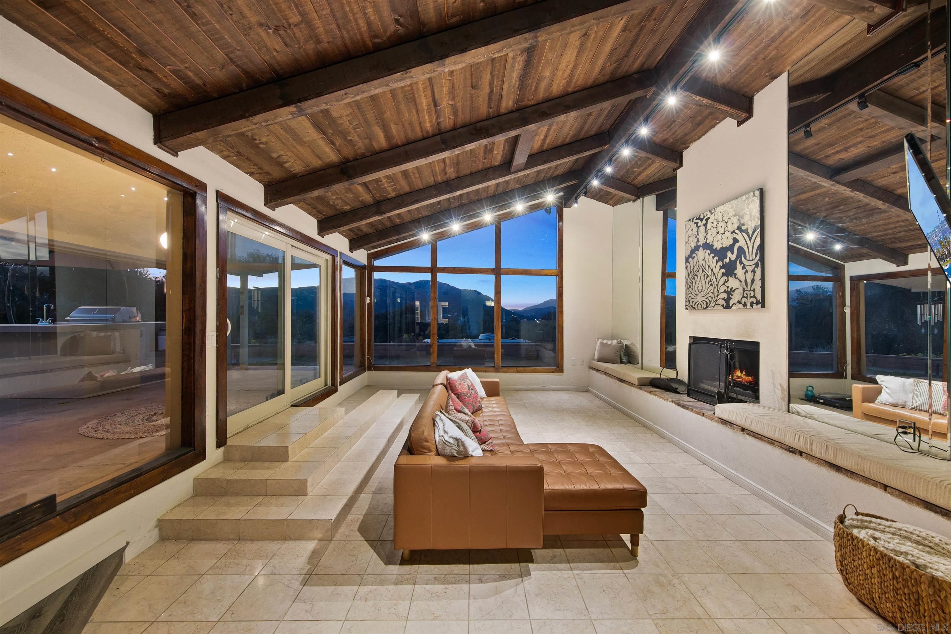 Detail Gallery Image 3 of 41 For 580-582  South Grade, Alpine,  CA 91901 - 4 Beds | 2/1 Baths