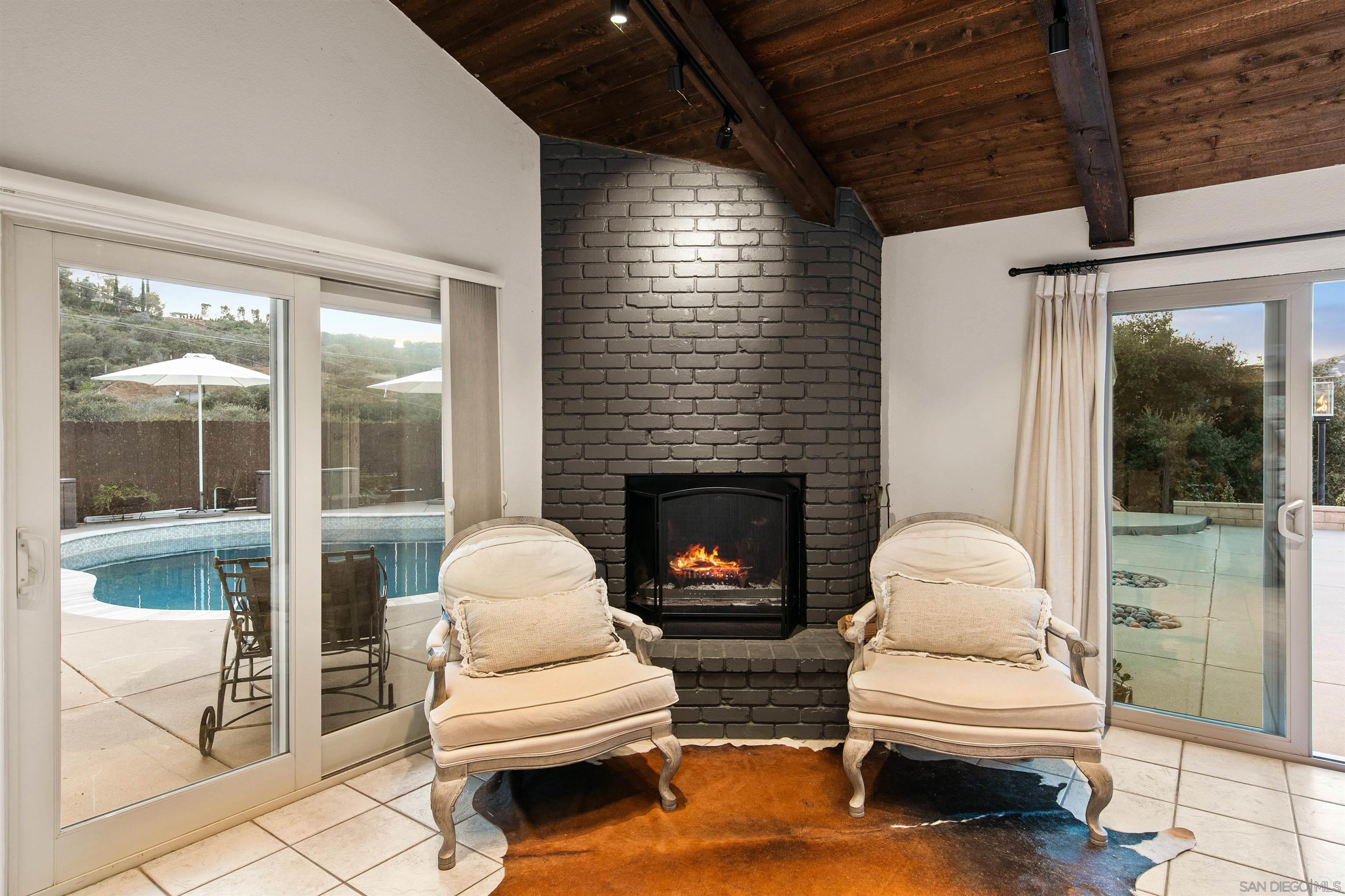 Detail Gallery Image 9 of 41 For 580-582  South Grade, Alpine,  CA 91901 - 4 Beds | 2/1 Baths