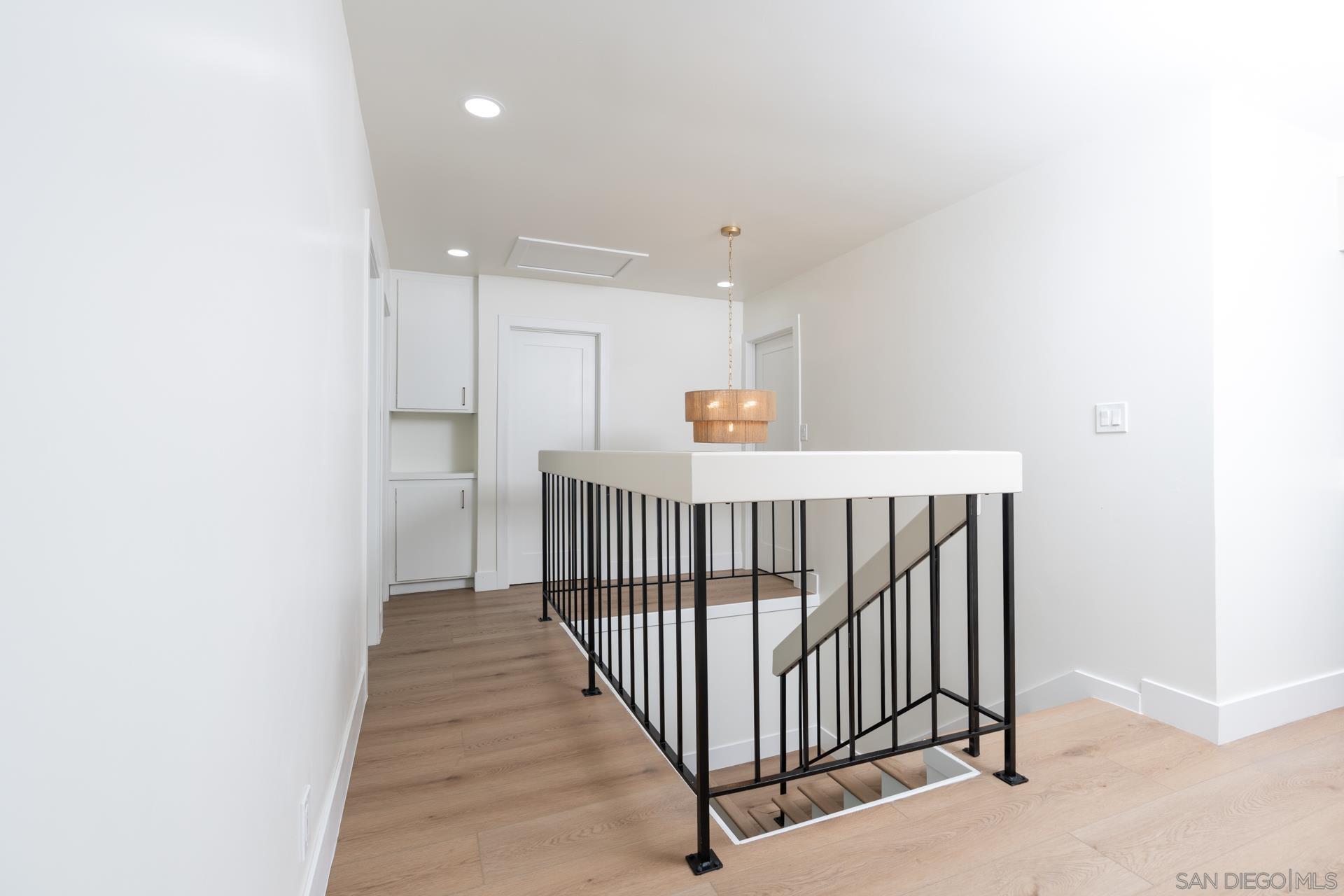 Detail Gallery Image 11 of 42 For 8875  Alphecca Way, San Diego,  CA 92126 - 5 Beds | 2/1 Baths