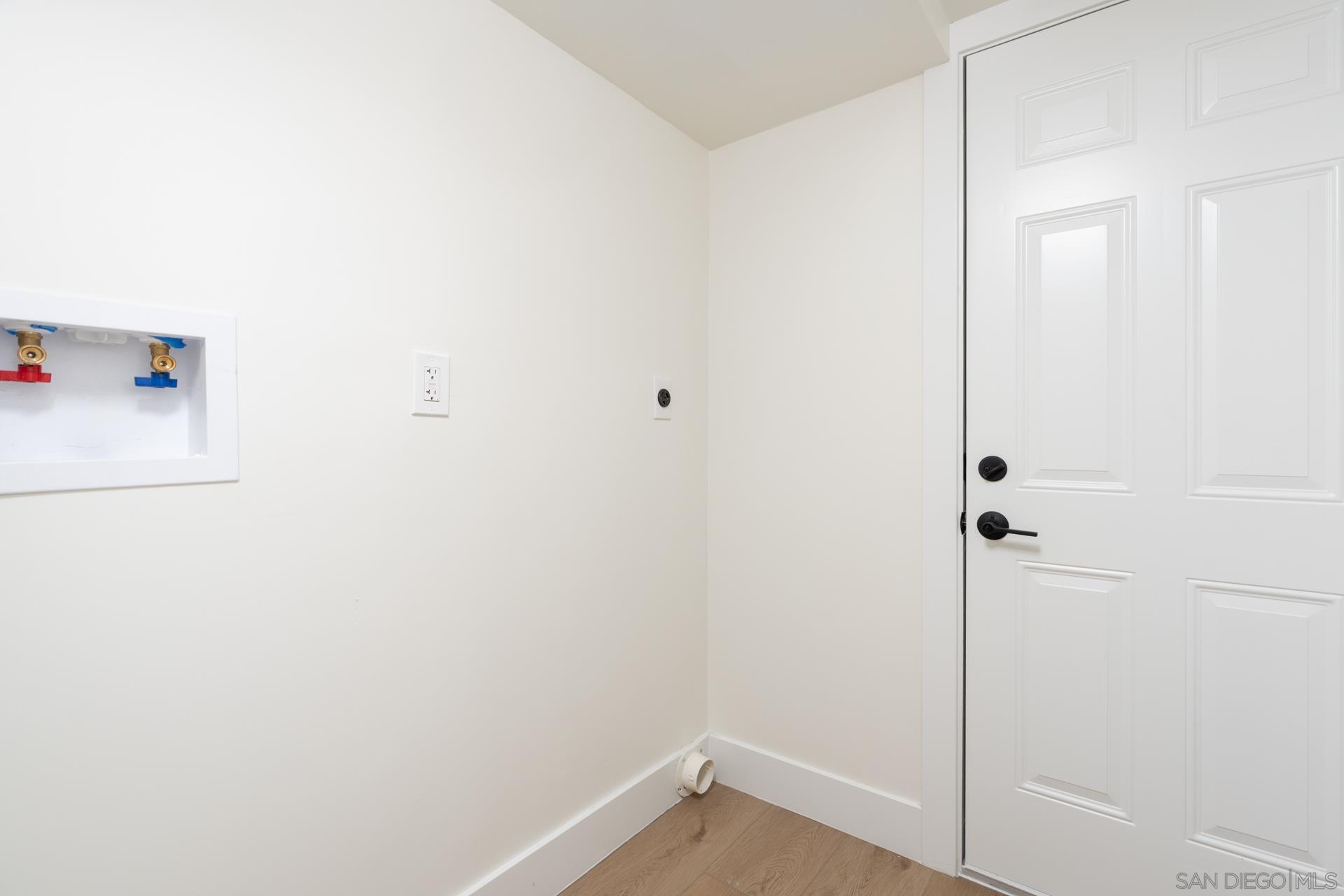 Detail Gallery Image 29 of 42 For 8875  Alphecca Way, San Diego,  CA 92126 - 5 Beds | 2/1 Baths