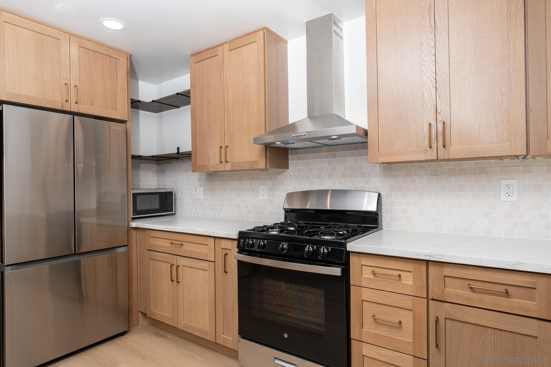 Detail Gallery Image 7 of 42 For 8875  Alphecca Way, San Diego,  CA 92126 - 5 Beds | 2/1 Baths