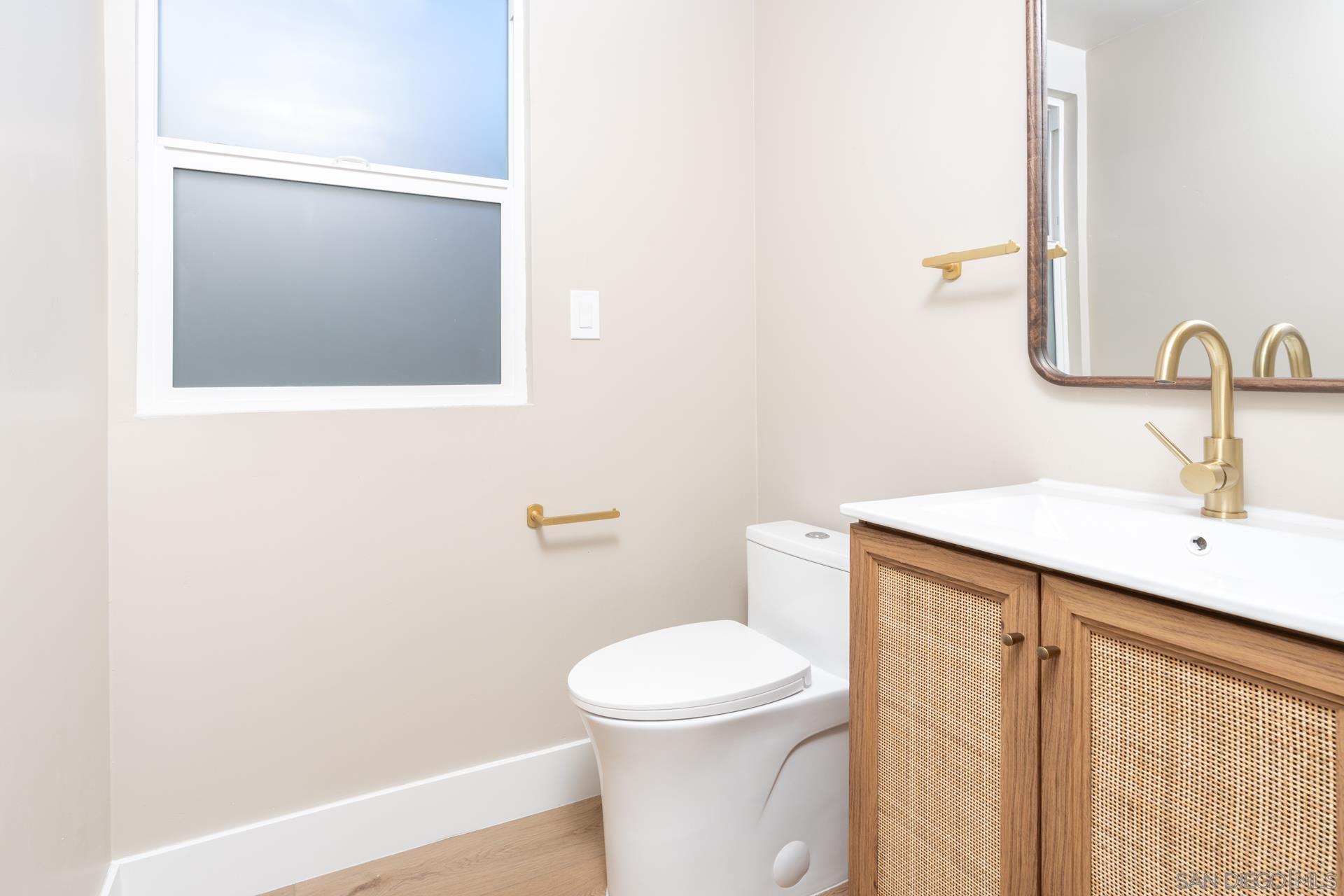 Detail Gallery Image 10 of 42 For 8875  Alphecca Way, San Diego,  CA 92126 - 5 Beds | 2/1 Baths