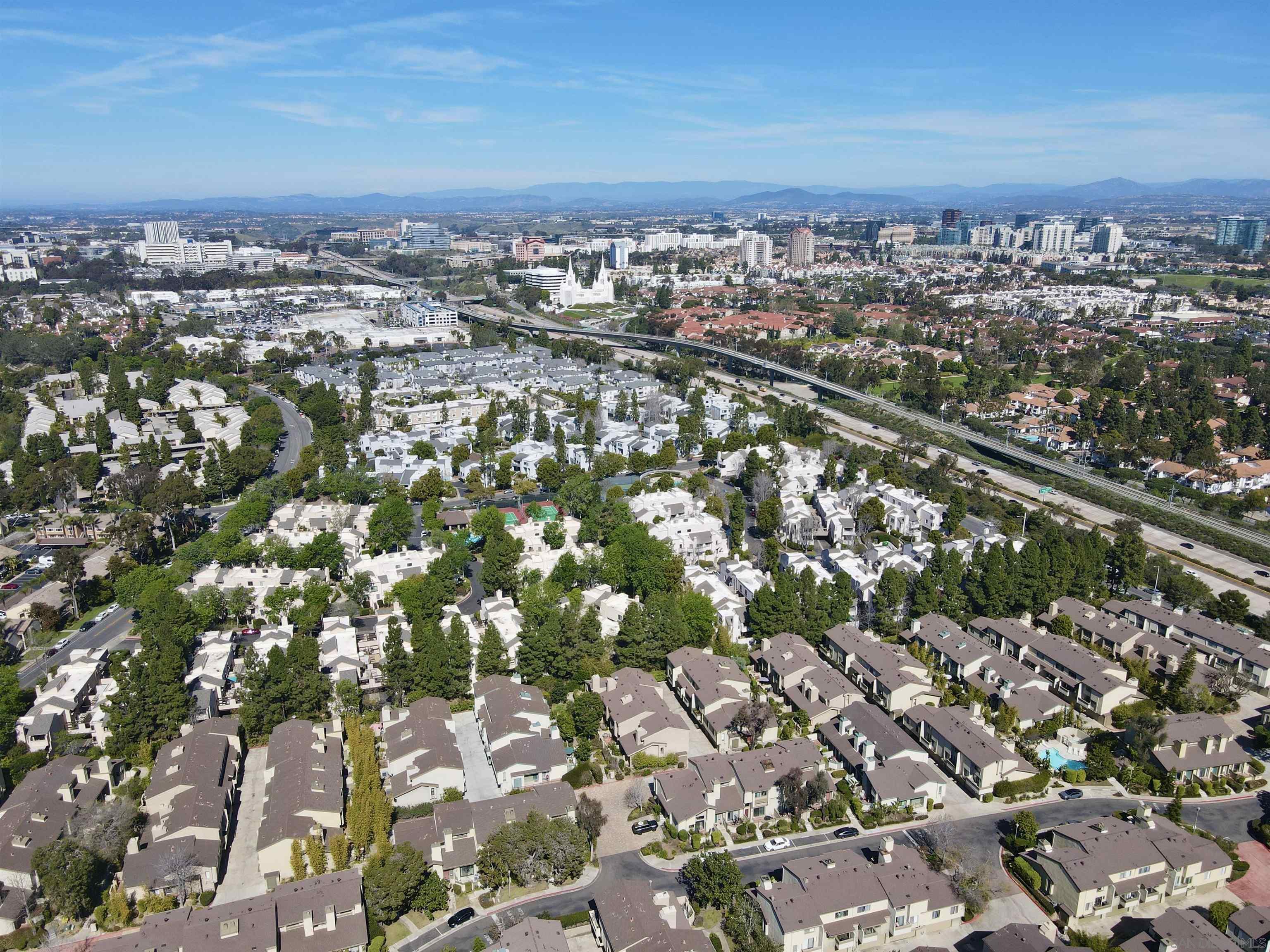 Detail Gallery Image 2 of 42 For 8368  via Sonoma E, La Jolla,  CA 92037 - 1 Beds | 1 Baths