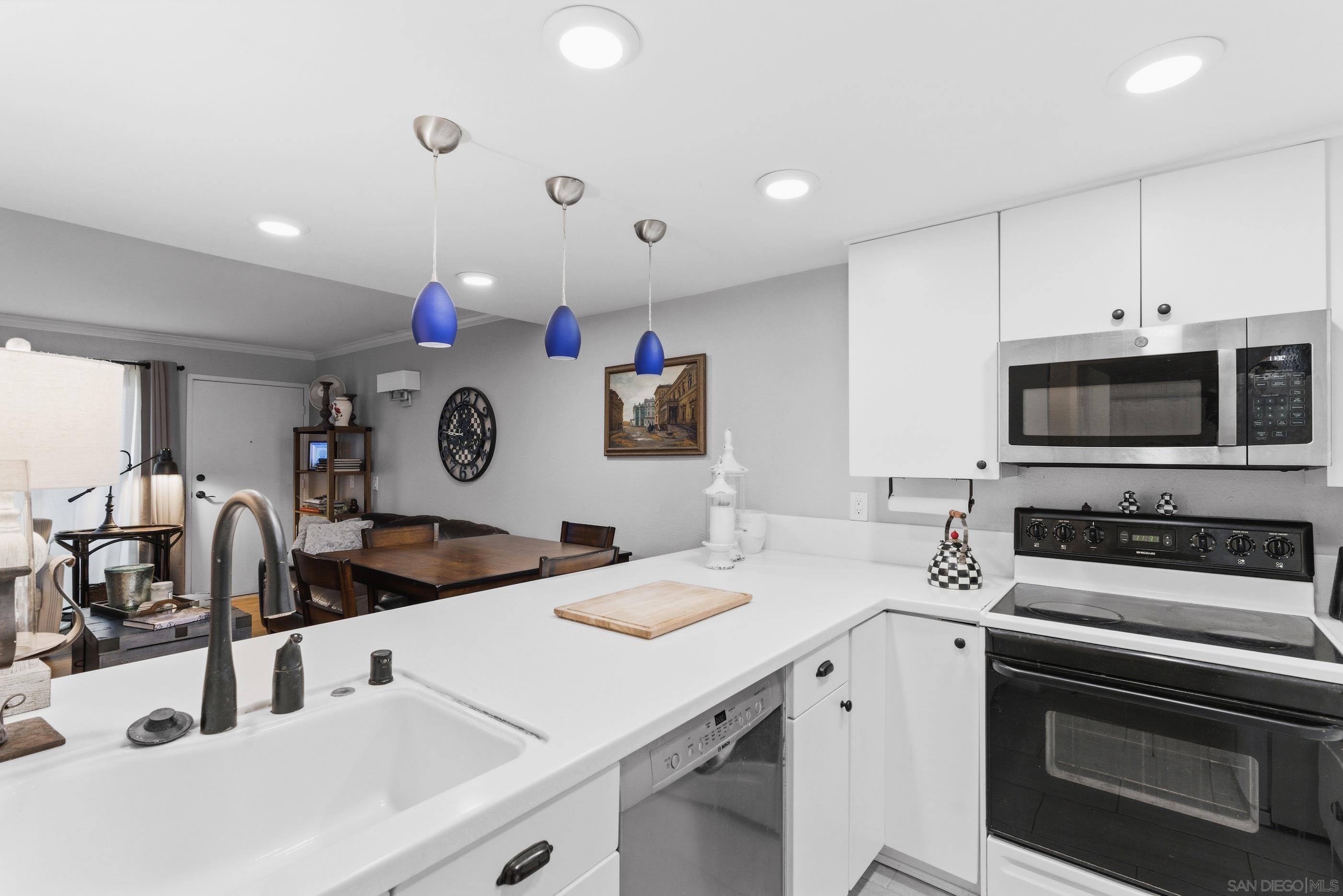 Detail Gallery Image 13 of 42 For 8368  via Sonoma E, La Jolla,  CA 92037 - 1 Beds | 1 Baths