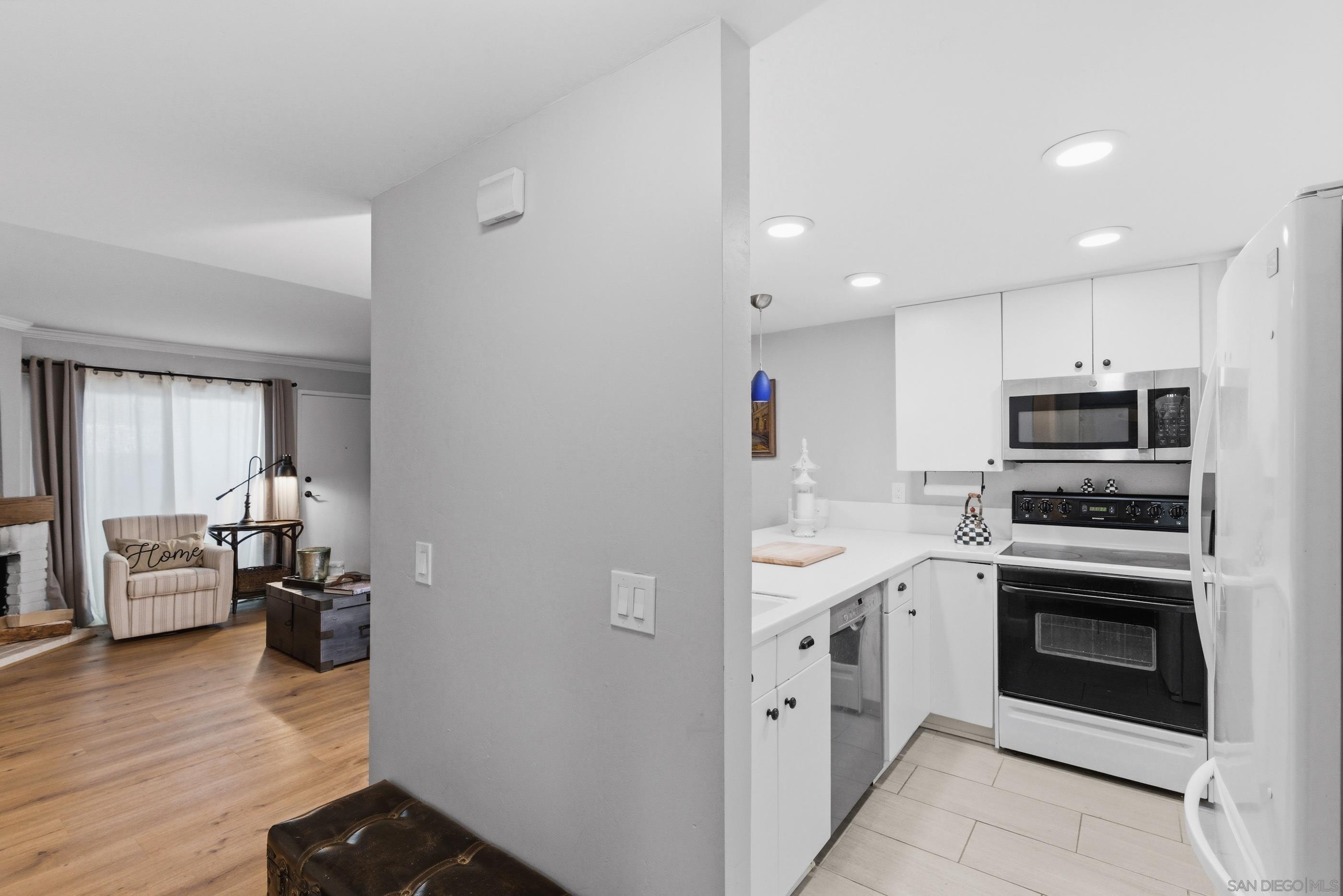 Detail Gallery Image 16 of 42 For 8368  via Sonoma E, La Jolla,  CA 92037 - 1 Beds | 1 Baths