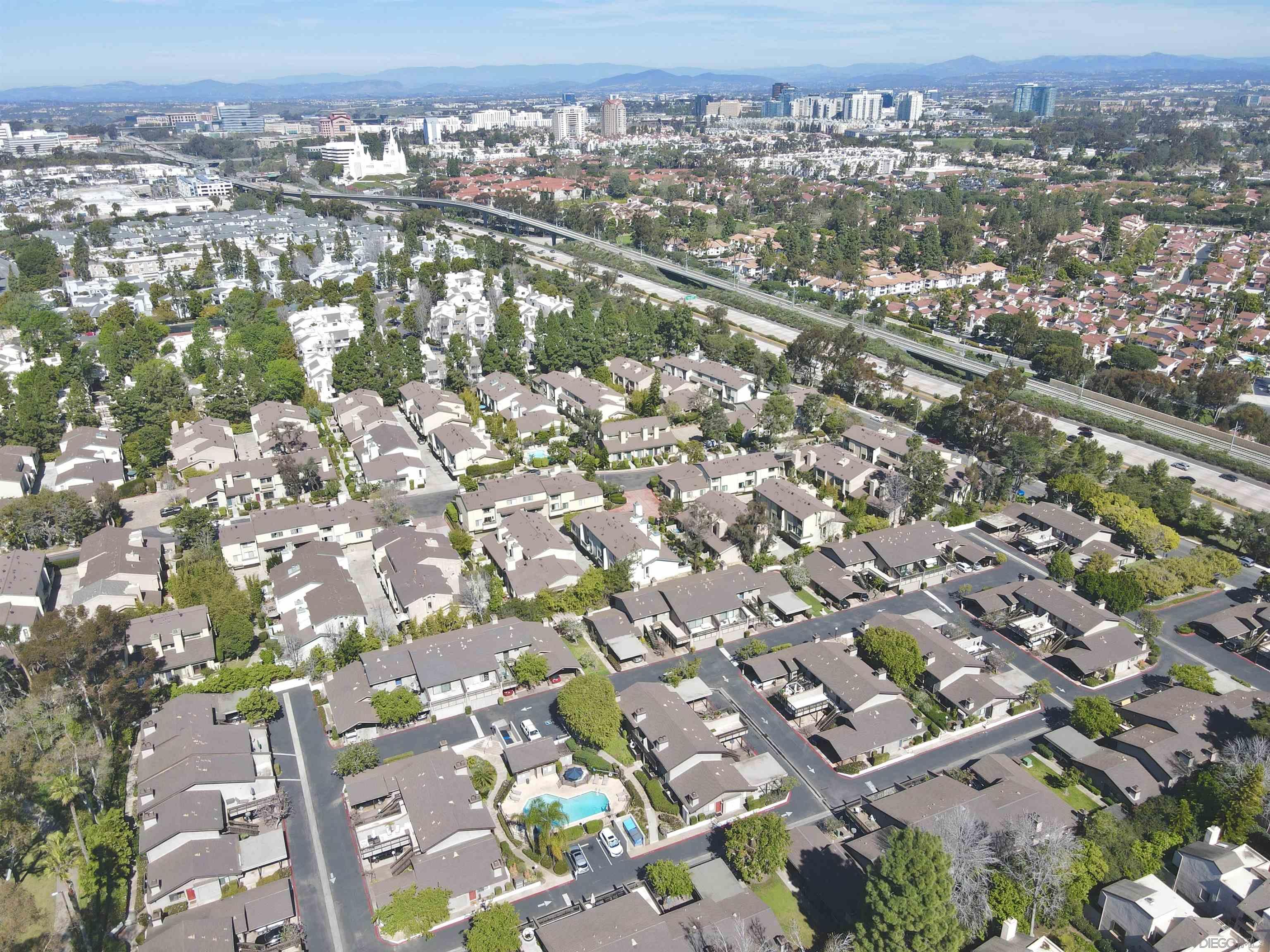 Detail Gallery Image 4 of 42 For 8368  via Sonoma E, La Jolla,  CA 92037 - 1 Beds | 1 Baths