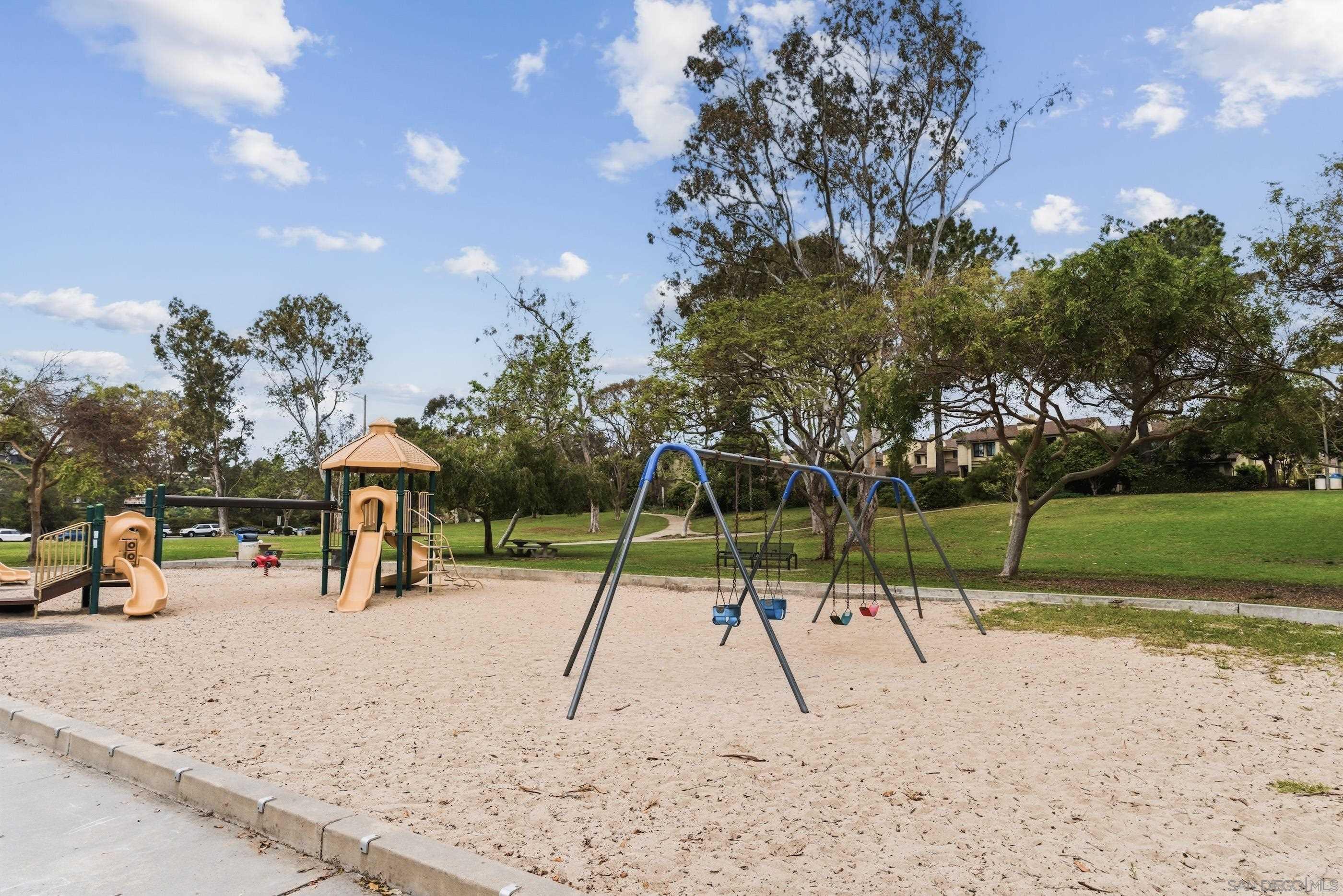 Detail Gallery Image 33 of 42 For 8368  via Sonoma E, La Jolla,  CA 92037 - 1 Beds | 1 Baths