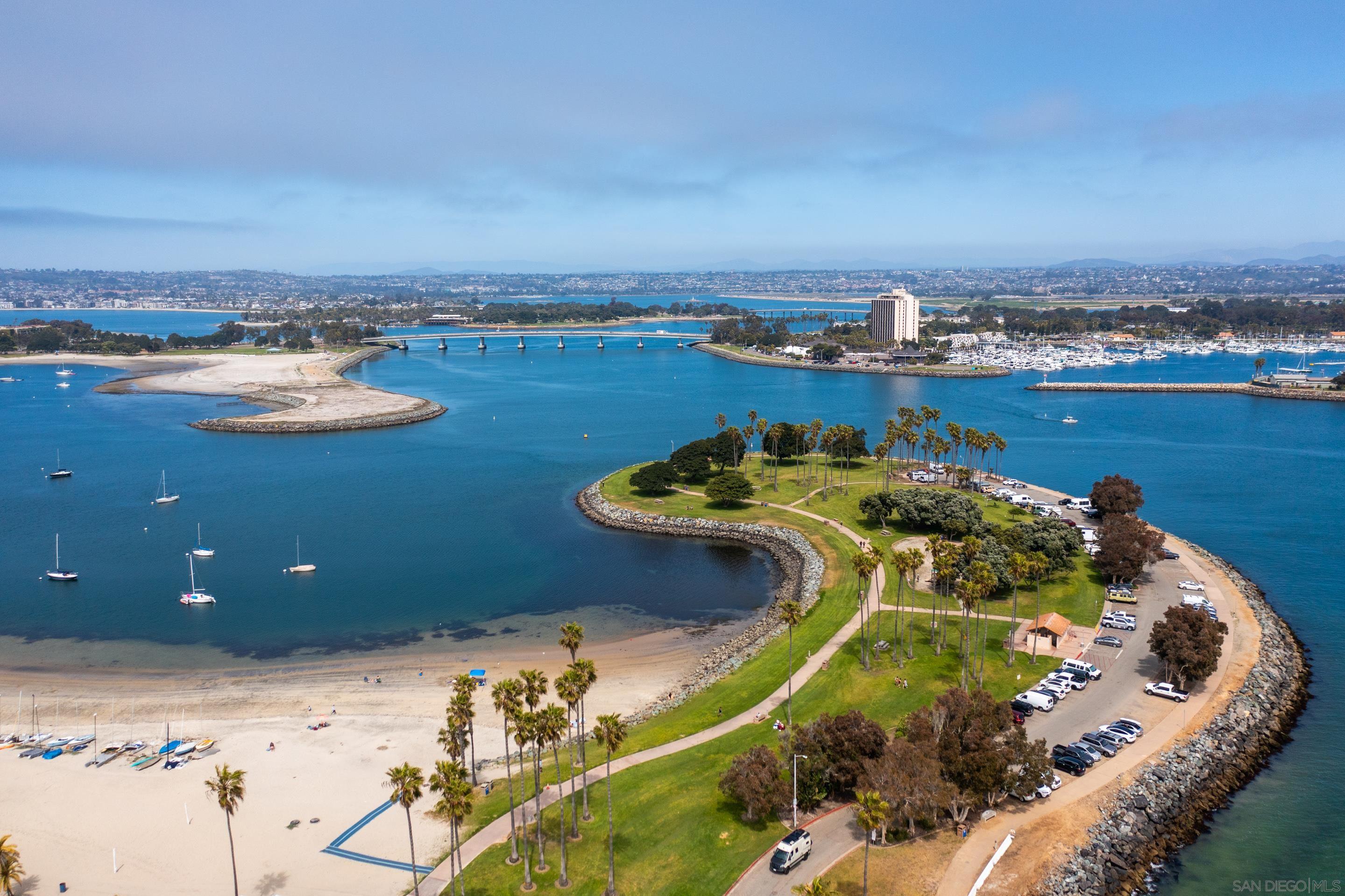 Detail Gallery Image 15 of 52 For 2617  Ocean Front Walk, San Diego,  CA 92109 - 4 Beds | 6 Baths
