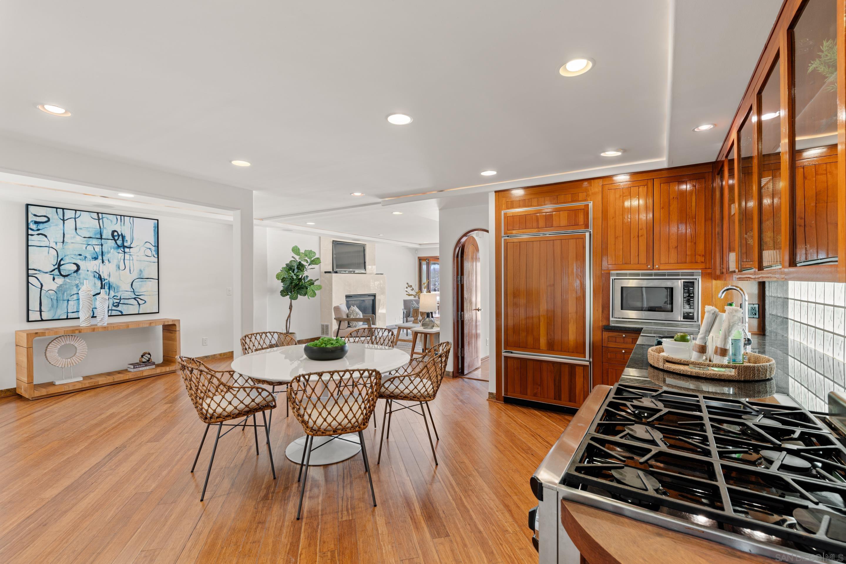 Detail Gallery Image 20 of 52 For 2617  Ocean Front Walk, San Diego,  CA 92109 - 4 Beds | 6 Baths