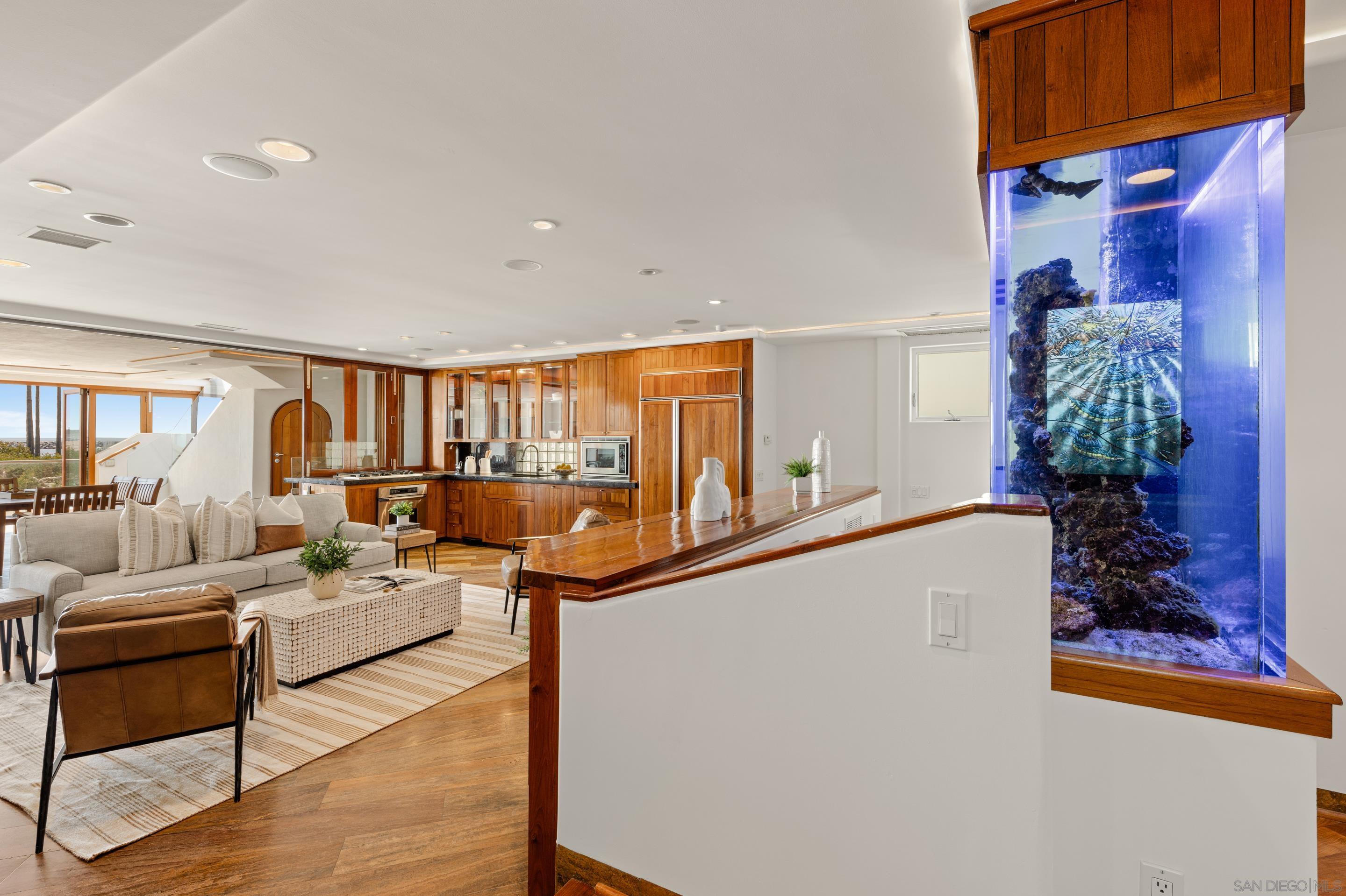 Detail Gallery Image 33 of 52 For 2617  Ocean Front Walk, San Diego,  CA 92109 - 4 Beds | 6 Baths