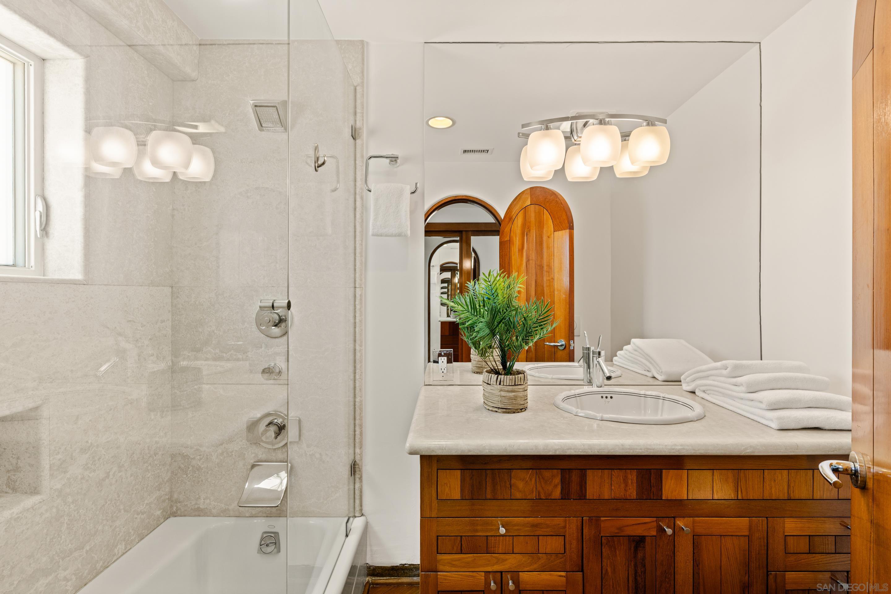 Detail Gallery Image 36 of 52 For 2617  Ocean Front Walk, San Diego,  CA 92109 - 4 Beds | 6 Baths