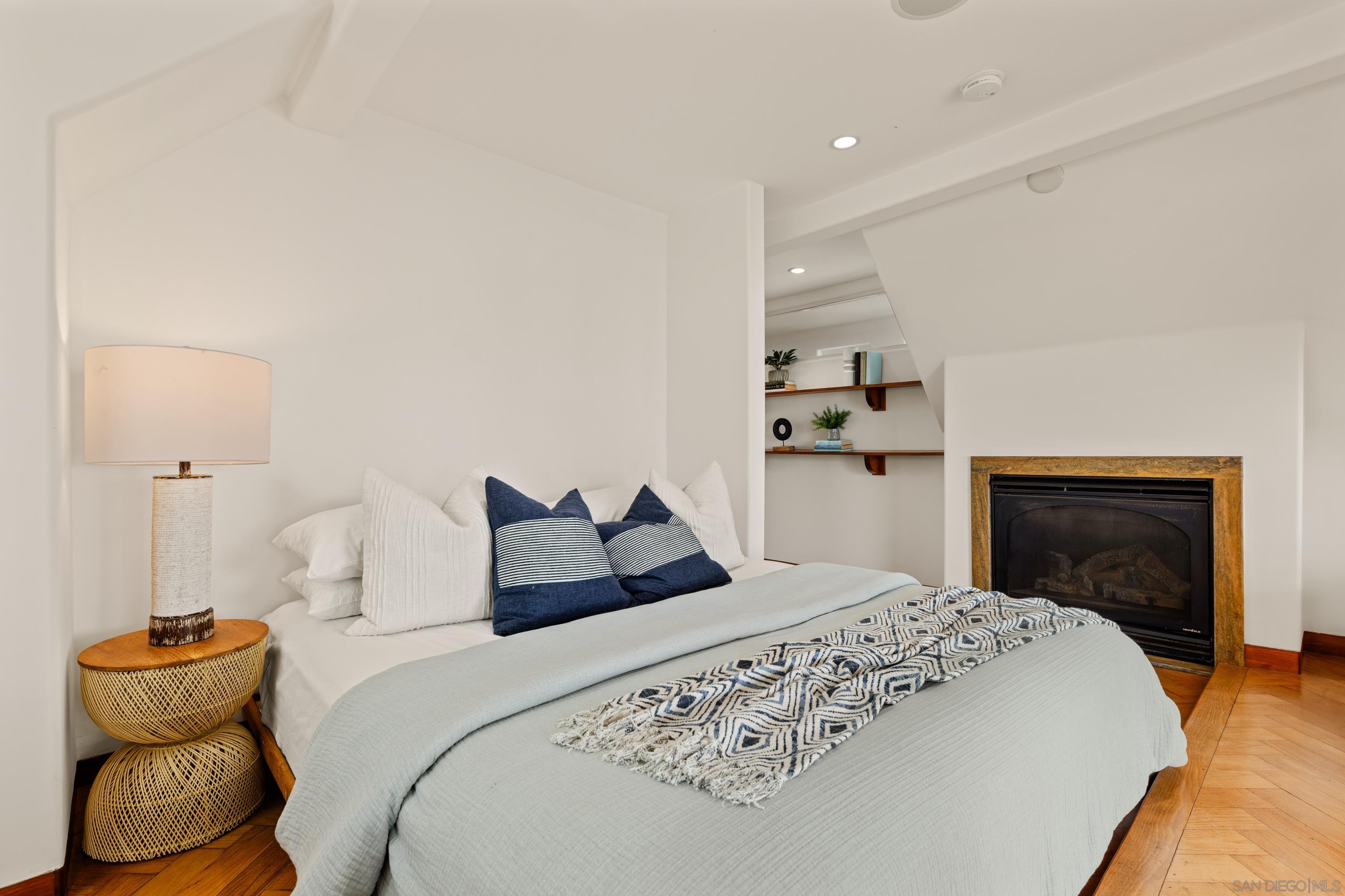 Detail Gallery Image 43 of 52 For 2617  Ocean Front Walk, San Diego,  CA 92109 - 4 Beds | 6 Baths