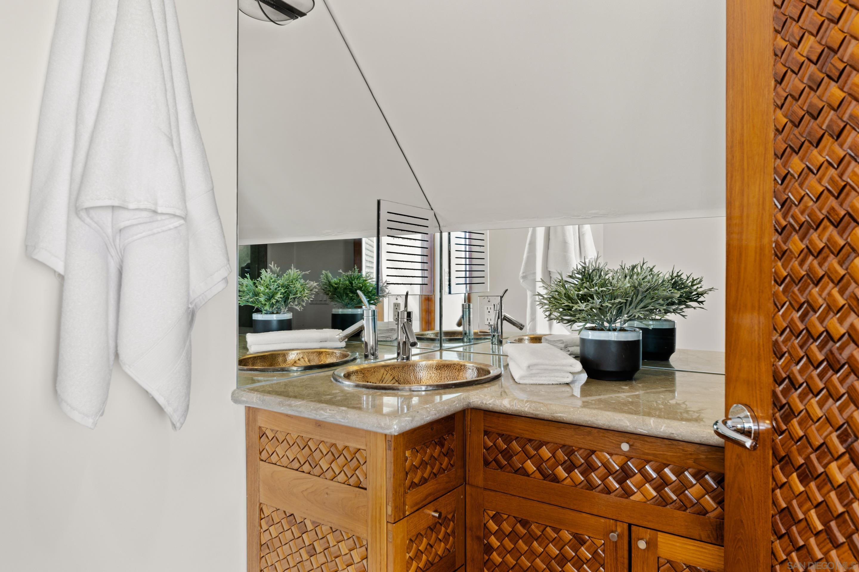 Detail Gallery Image 47 of 52 For 2617  Ocean Front Walk, San Diego,  CA 92109 - 4 Beds | 6 Baths