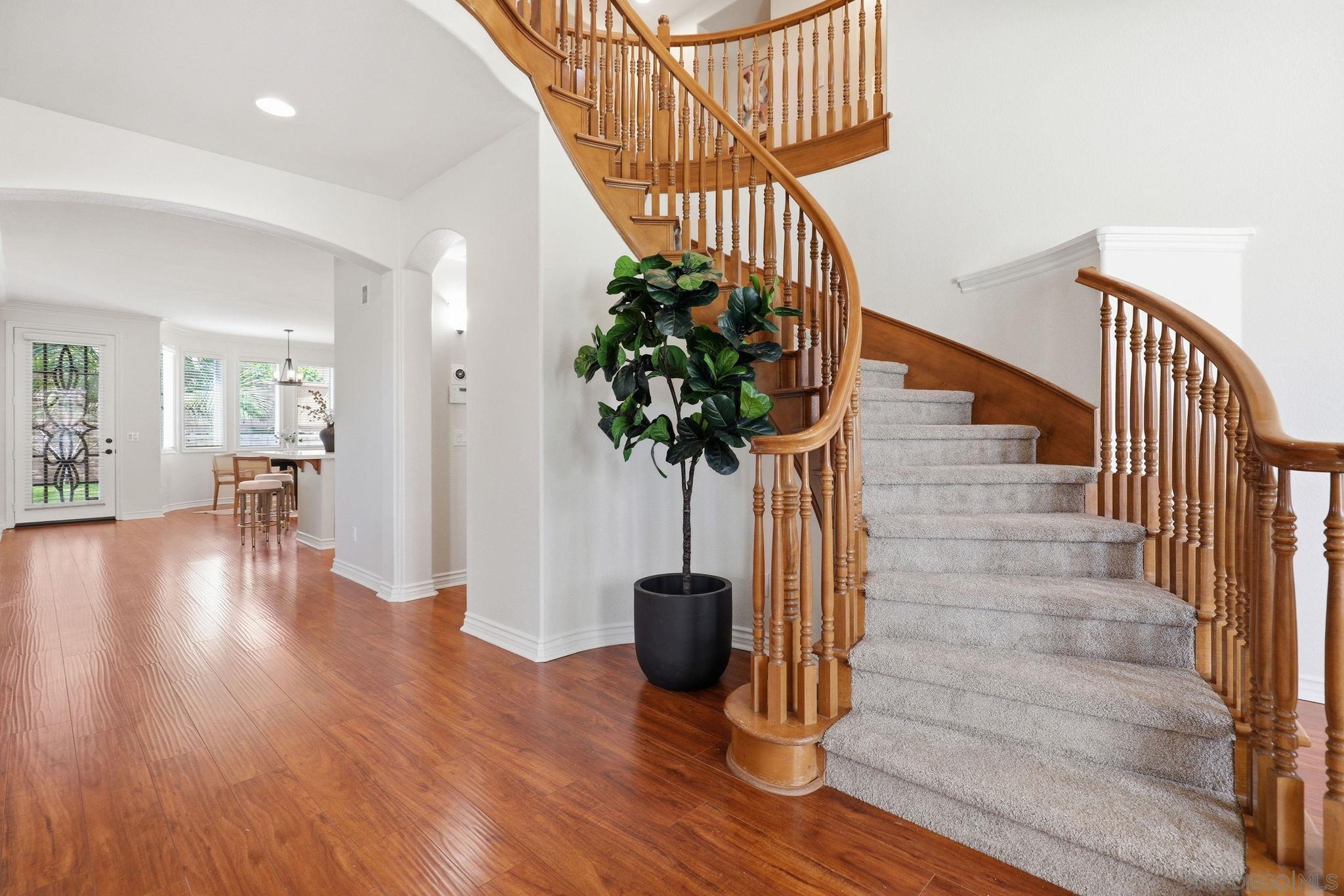 Detail Gallery Image 11 of 72 For 13286  Trailhead Place, San Diego,  CA 92129 - 5 Beds | 4/1 Baths