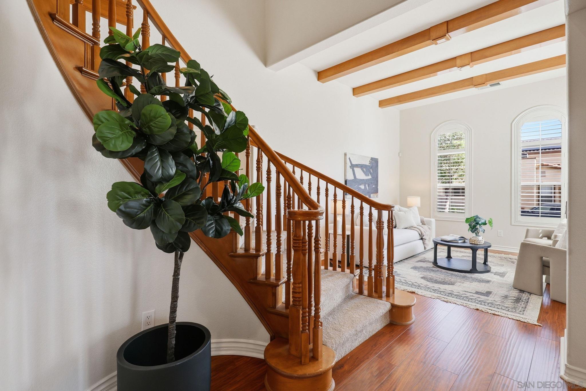 Detail Gallery Image 12 of 72 For 13286  Trailhead Place, San Diego,  CA 92129 - 5 Beds | 4/1 Baths