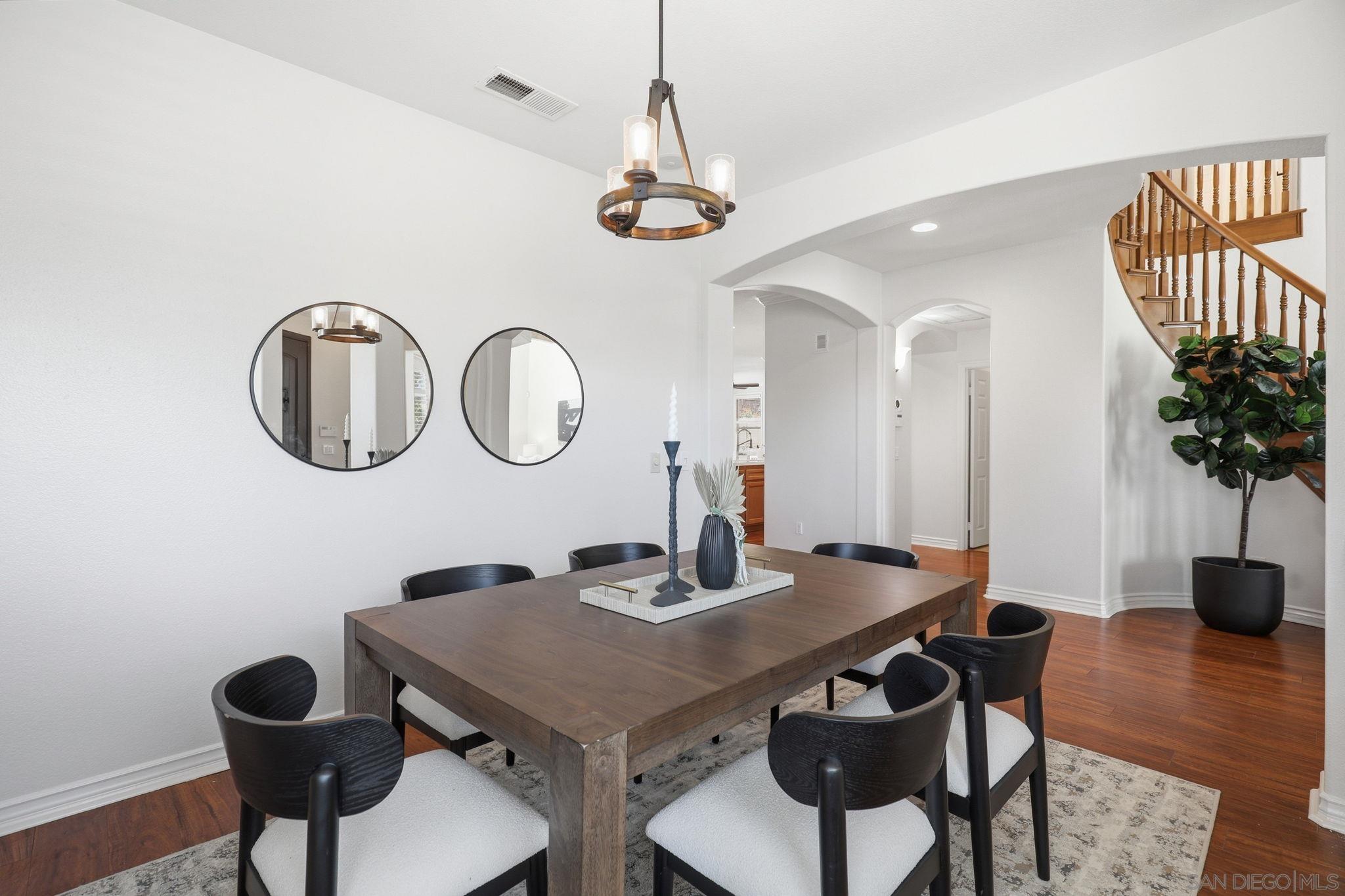 Detail Gallery Image 15 of 72 For 13286  Trailhead Place, San Diego,  CA 92129 - 5 Beds | 4/1 Baths