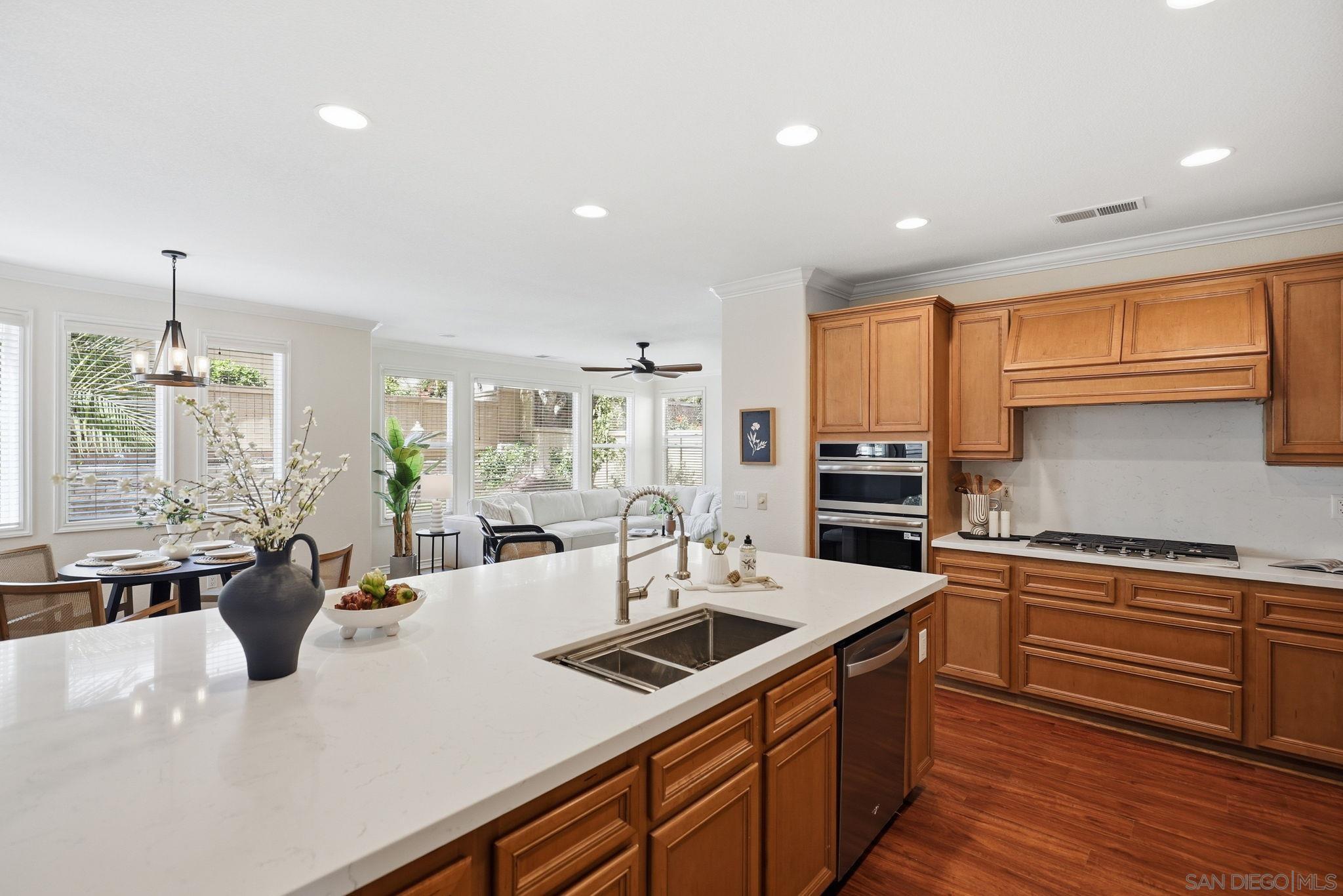 Detail Gallery Image 18 of 72 For 13286  Trailhead Place, San Diego,  CA 92129 - 5 Beds | 4/1 Baths