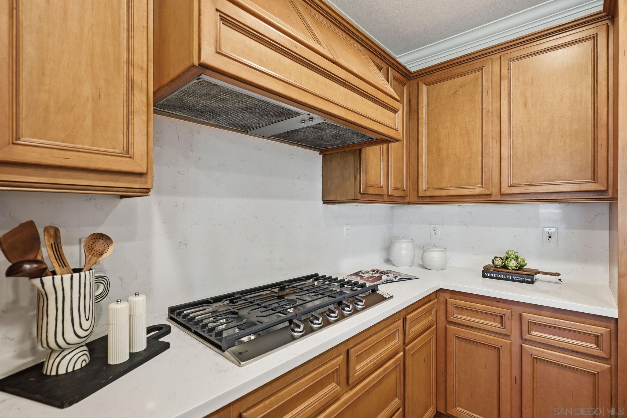 Detail Gallery Image 21 of 72 For 13286  Trailhead Place, San Diego,  CA 92129 - 5 Beds | 4/1 Baths