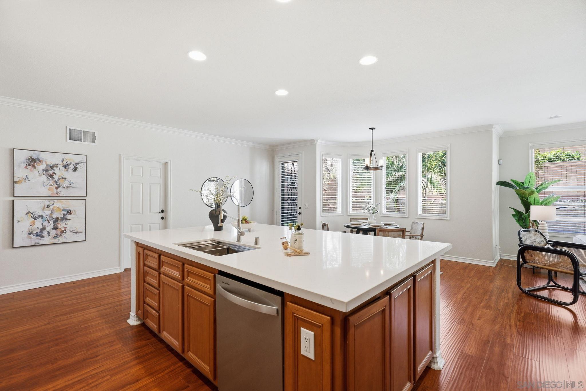 Detail Gallery Image 23 of 72 For 13286  Trailhead Place, San Diego,  CA 92129 - 5 Beds | 4/1 Baths