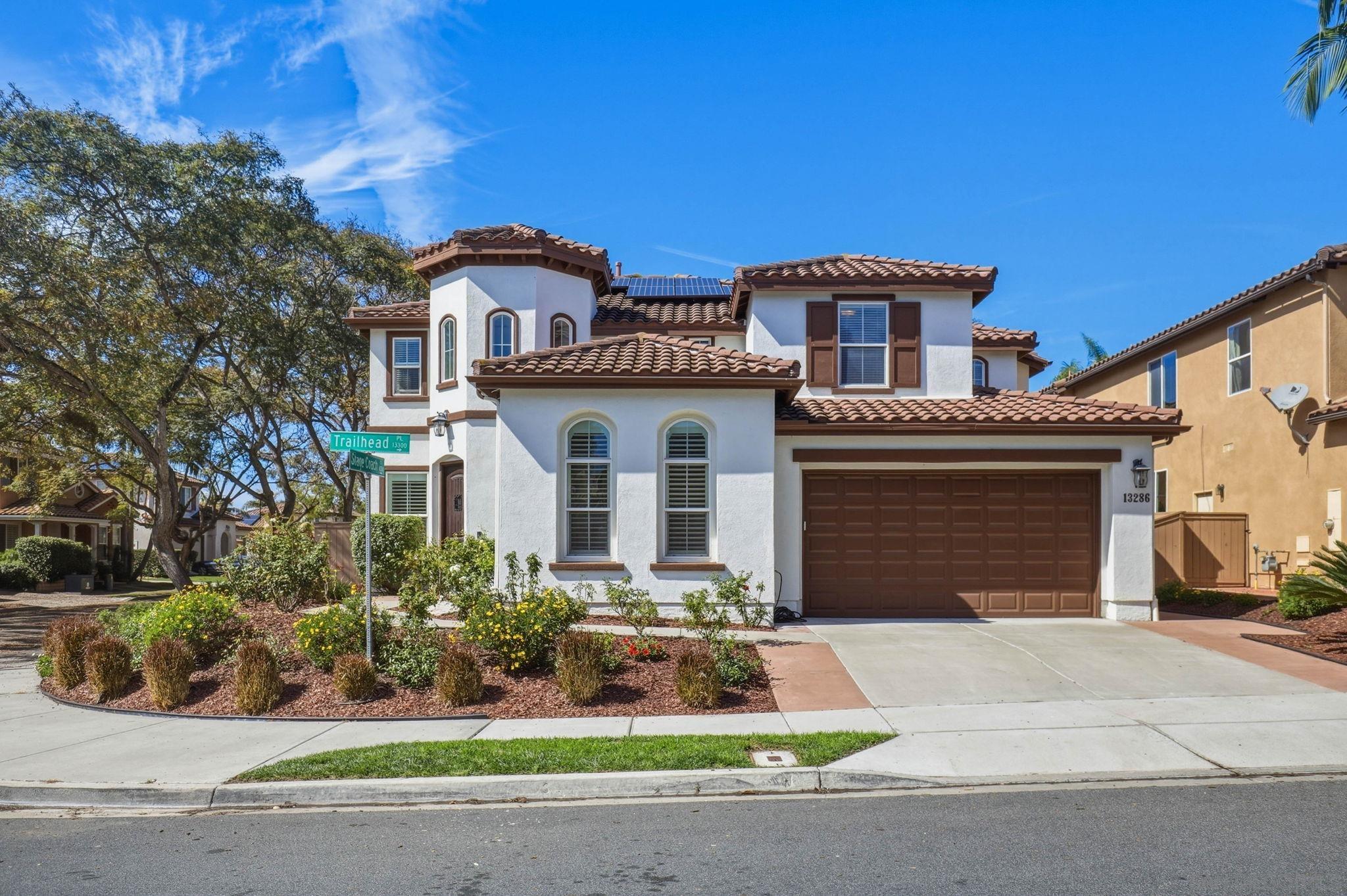 Detail Gallery Image 4 of 72 For 13286  Trailhead Place, San Diego,  CA 92129 - 5 Beds | 4/1 Baths