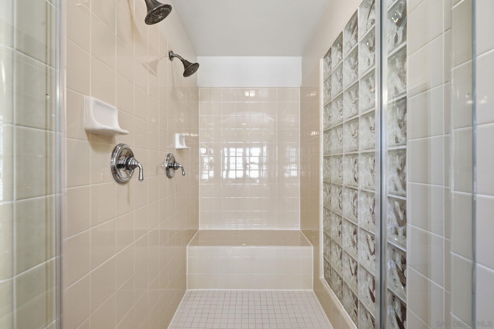 Detail Gallery Image 47 of 72 For 13286  Trailhead Place, San Diego,  CA 92129 - 5 Beds | 4/1 Baths