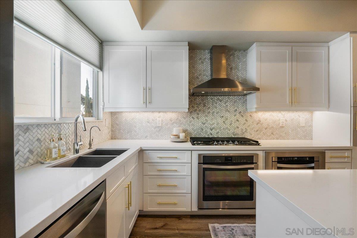 Detail Gallery Image 6 of 19 For 2055  5th Ave, San Diego,  CA 92101 - 3 Beds | 2/1 Baths