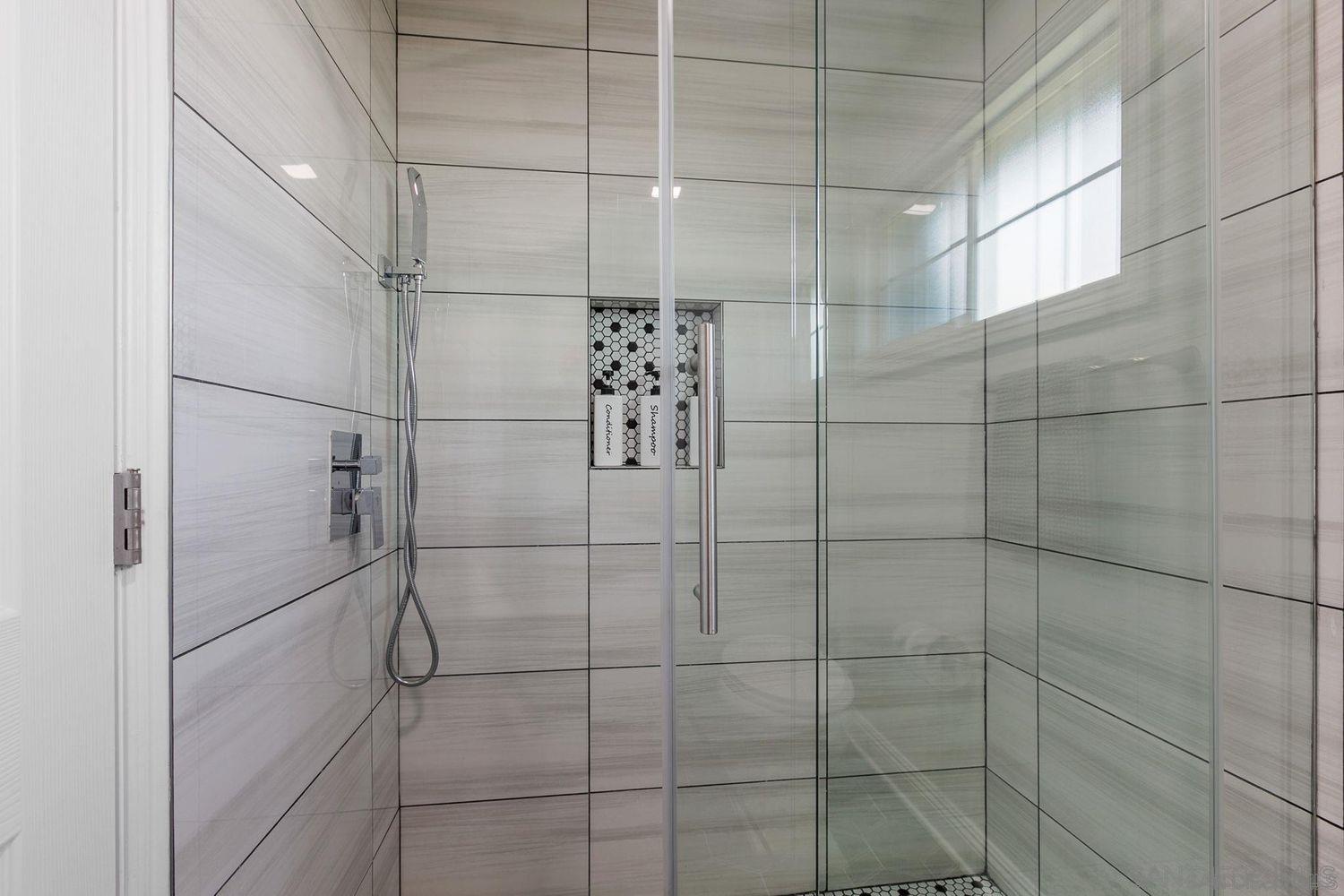 Detail Gallery Image 29 of 62 For 9431 W Lilac Rd, Escondido,  CA 92026 - 6 Beds | 4/2 Baths