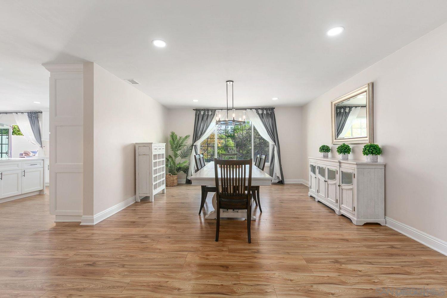 Detail Gallery Image 9 of 62 For 9431 W Lilac Rd, Escondido,  CA 92026 - 6 Beds | 4/2 Baths