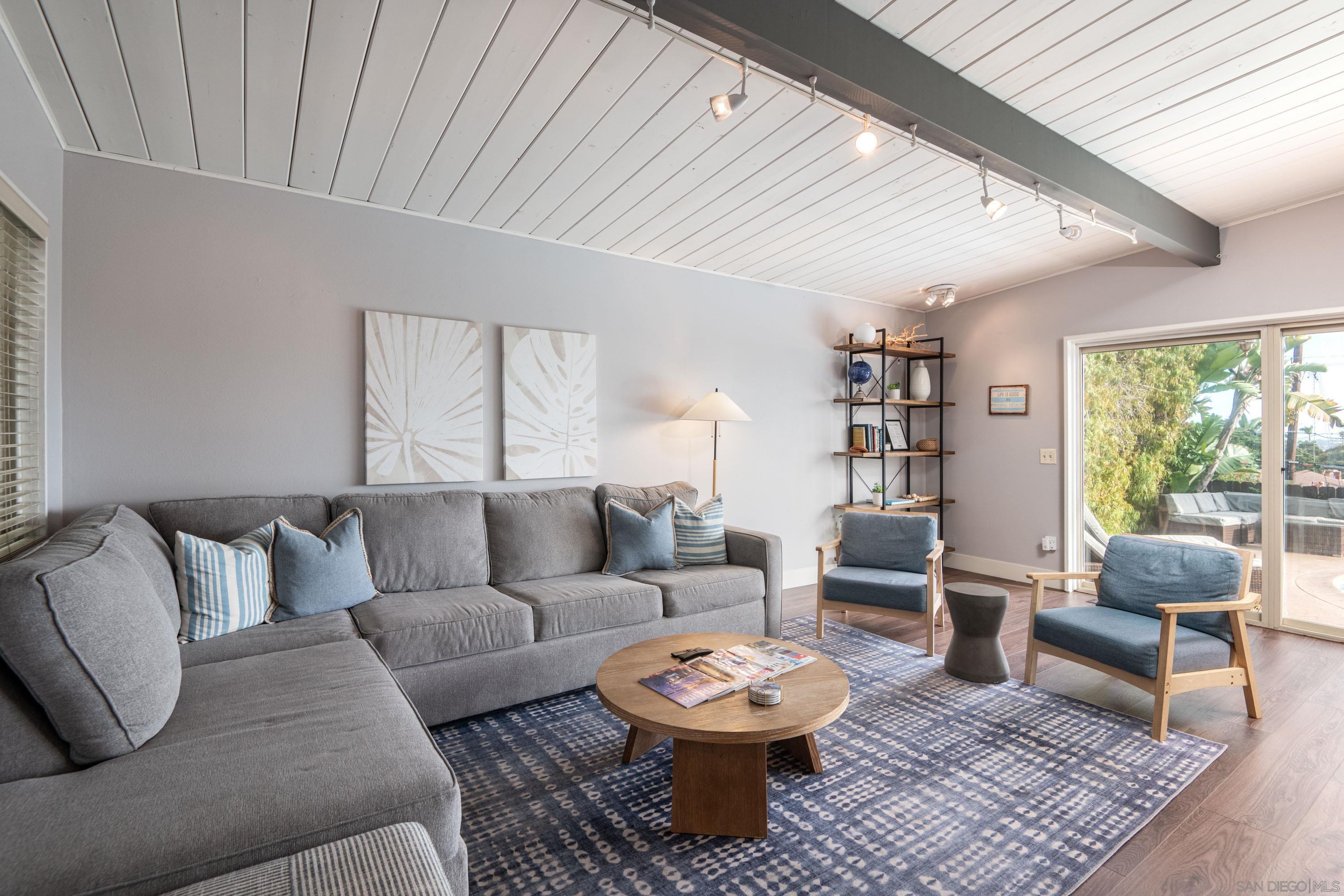 Detail Gallery Image 3 of 38 For 1147  Archer St, San Diego,  CA 92109 - 2 Beds | 2 Baths