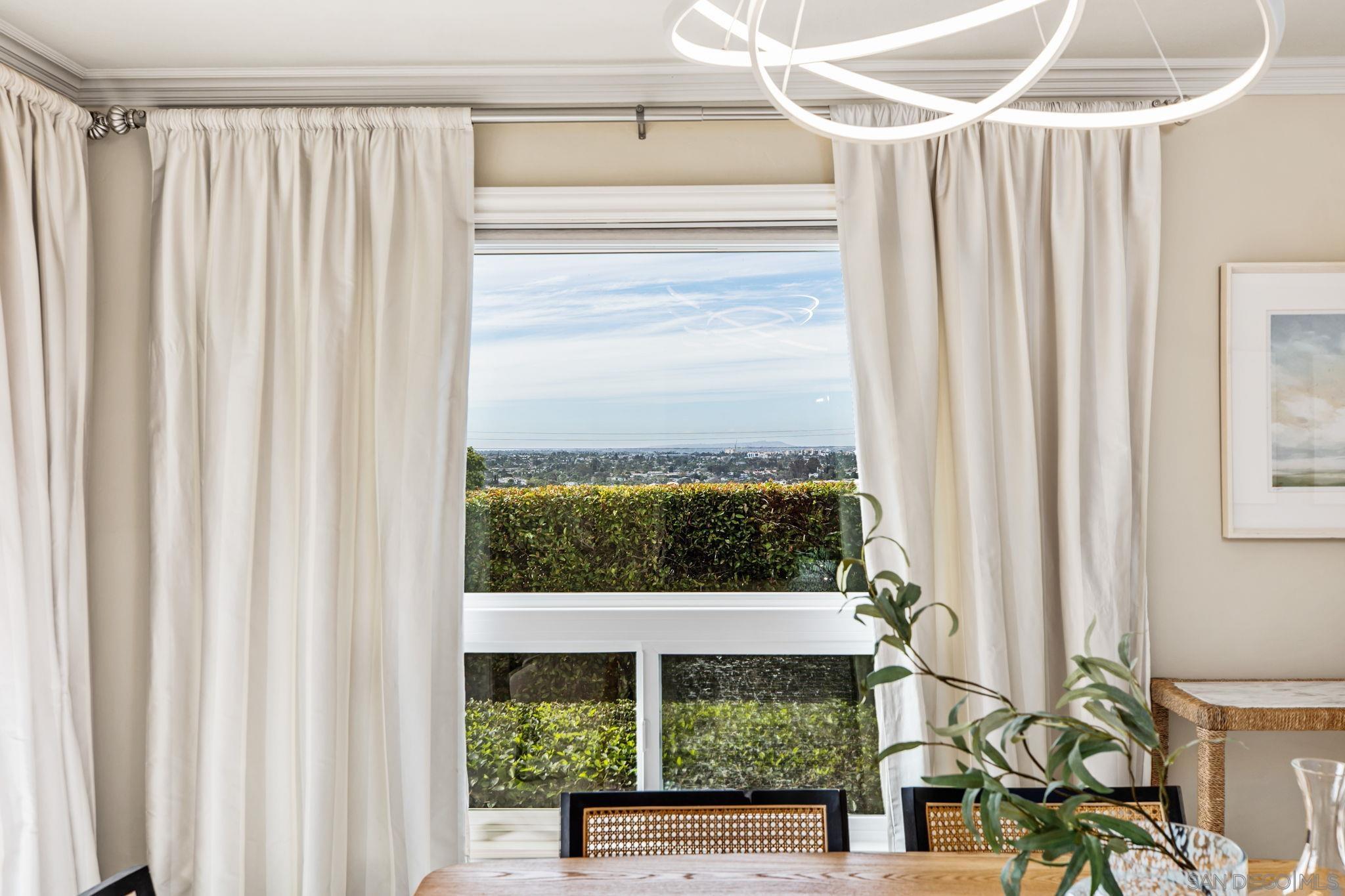 Detail Gallery Image 17 of 46 For 7953  Cinthia St, La Mesa,  CA 91941 - 4 Beds | 4 Baths