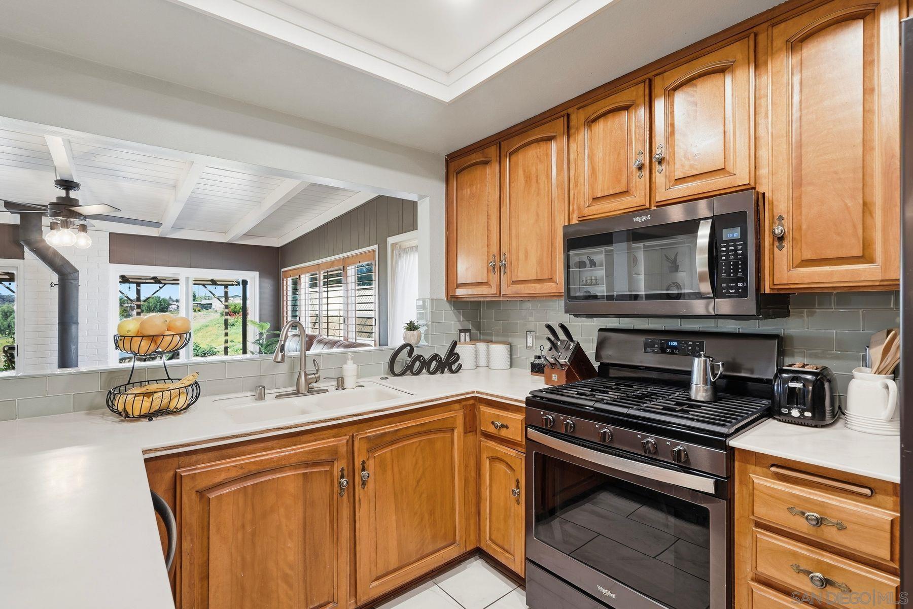 Detail Gallery Image 15 of 42 For 7001  Lemonwood Ln, Lemon Grove,  CA 91945 - 3 Beds | 3 Baths