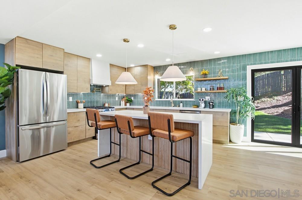 Detail Gallery Image 13 of 75 For 11035  Avenida Maria, San Diego,  CA 92129 - 4 Beds | 3/1 Baths