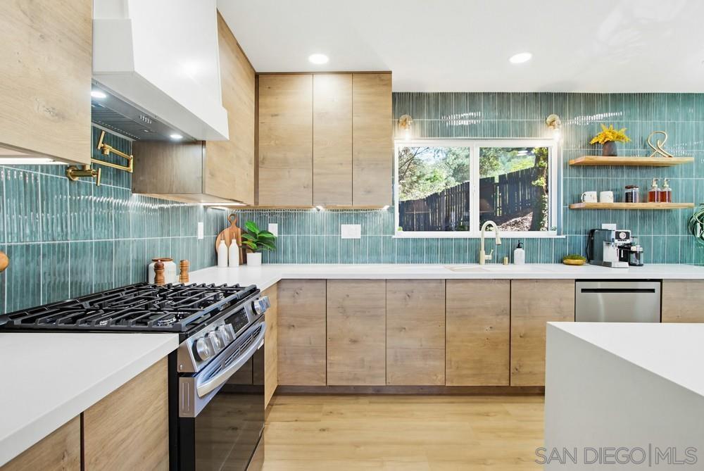 Detail Gallery Image 16 of 75 For 11035  Avenida Maria, San Diego,  CA 92129 - 4 Beds | 3/1 Baths