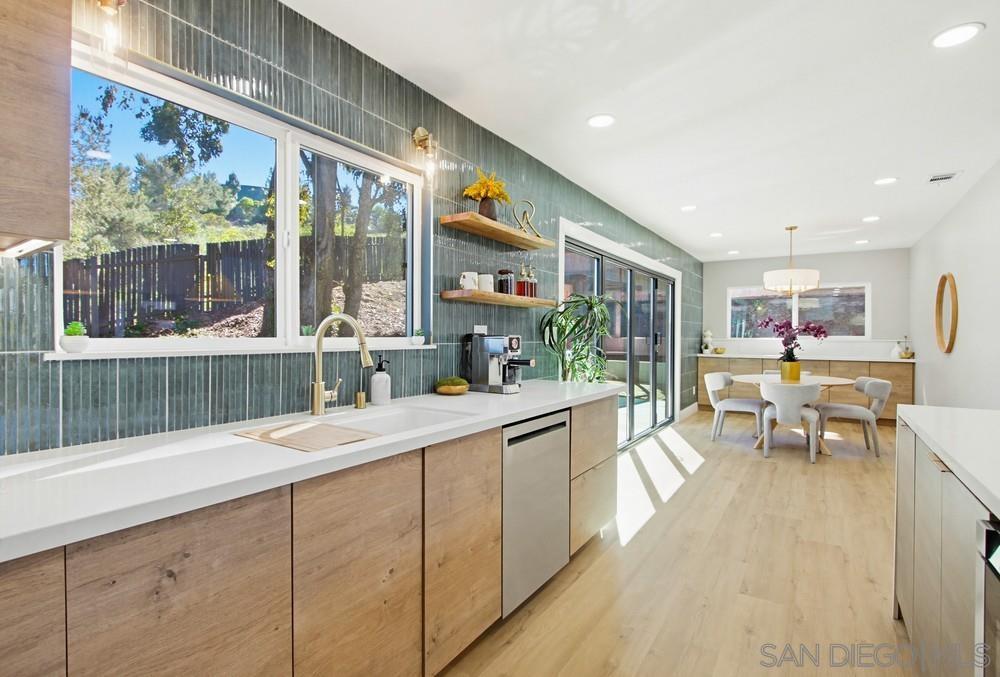 Detail Gallery Image 17 of 75 For 11035  Avenida Maria, San Diego,  CA 92129 - 4 Beds | 3/1 Baths