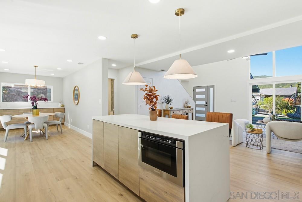 Detail Gallery Image 18 of 75 For 11035  Avenida Maria, San Diego,  CA 92129 - 4 Beds | 3/1 Baths