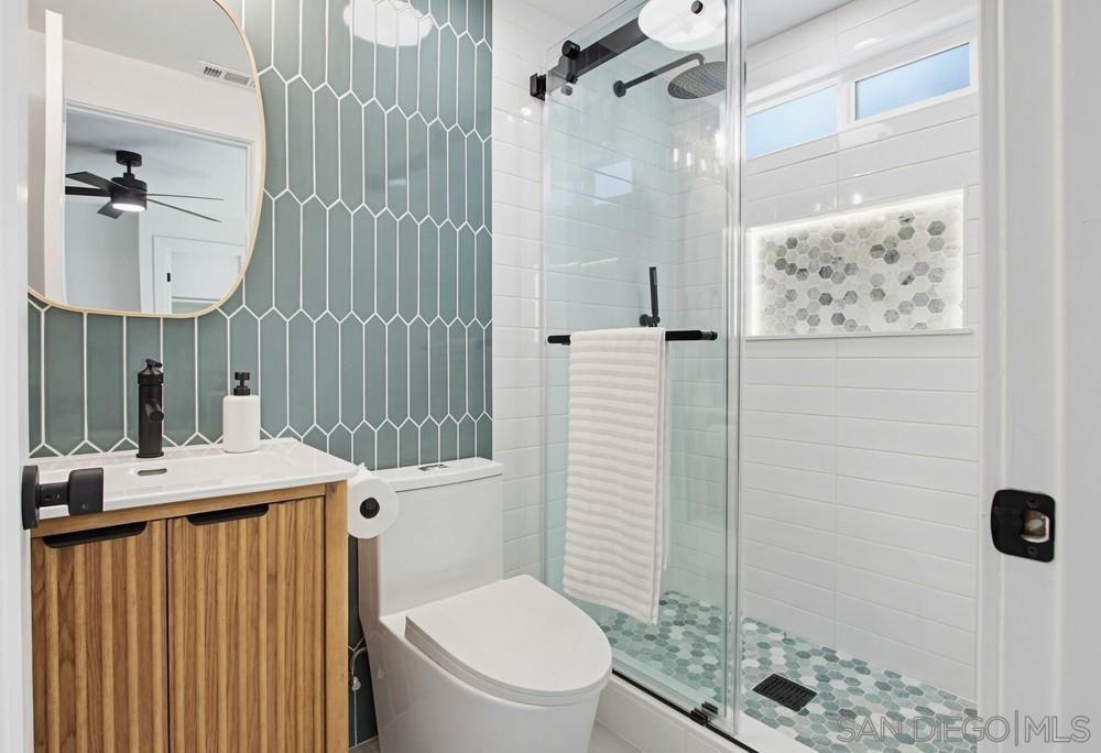 Detail Gallery Image 33 of 75 For 11035  Avenida Maria, San Diego,  CA 92129 - 4 Beds | 3/1 Baths