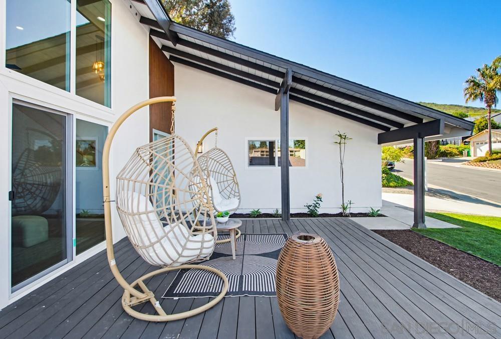 Detail Gallery Image 5 of 75 For 11035  Avenida Maria, San Diego,  CA 92129 - 4 Beds | 3/1 Baths