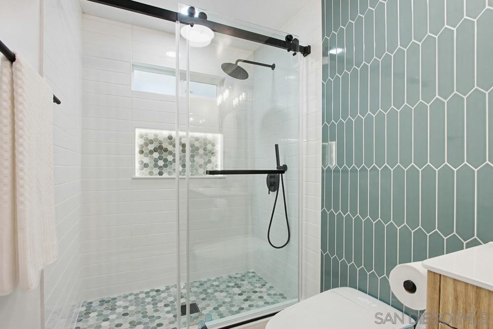 Detail Gallery Image 43 of 75 For 11035  Avenida Maria, San Diego,  CA 92129 - 4 Beds | 3/1 Baths